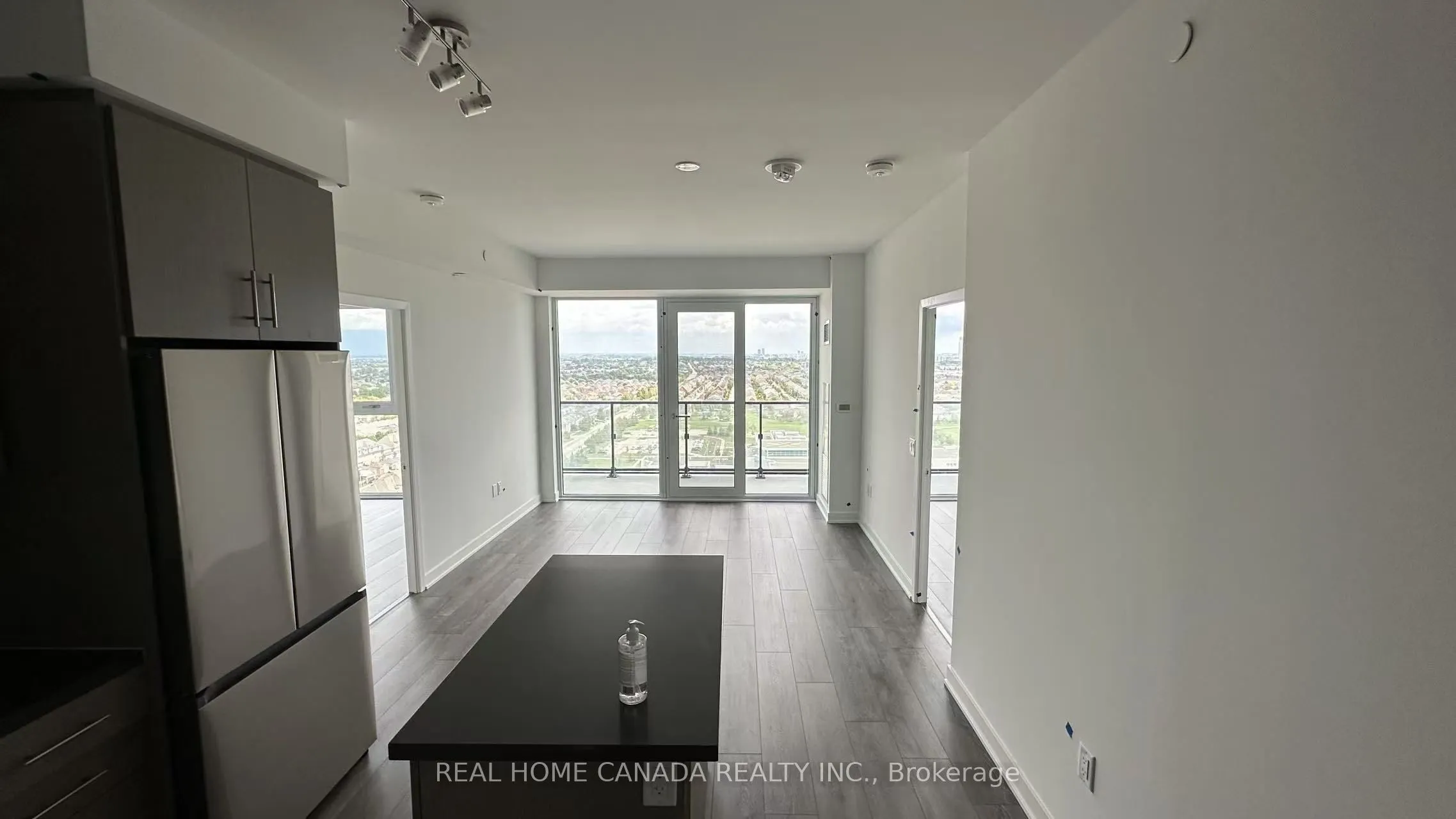 105 Oneida Crescent, #1906