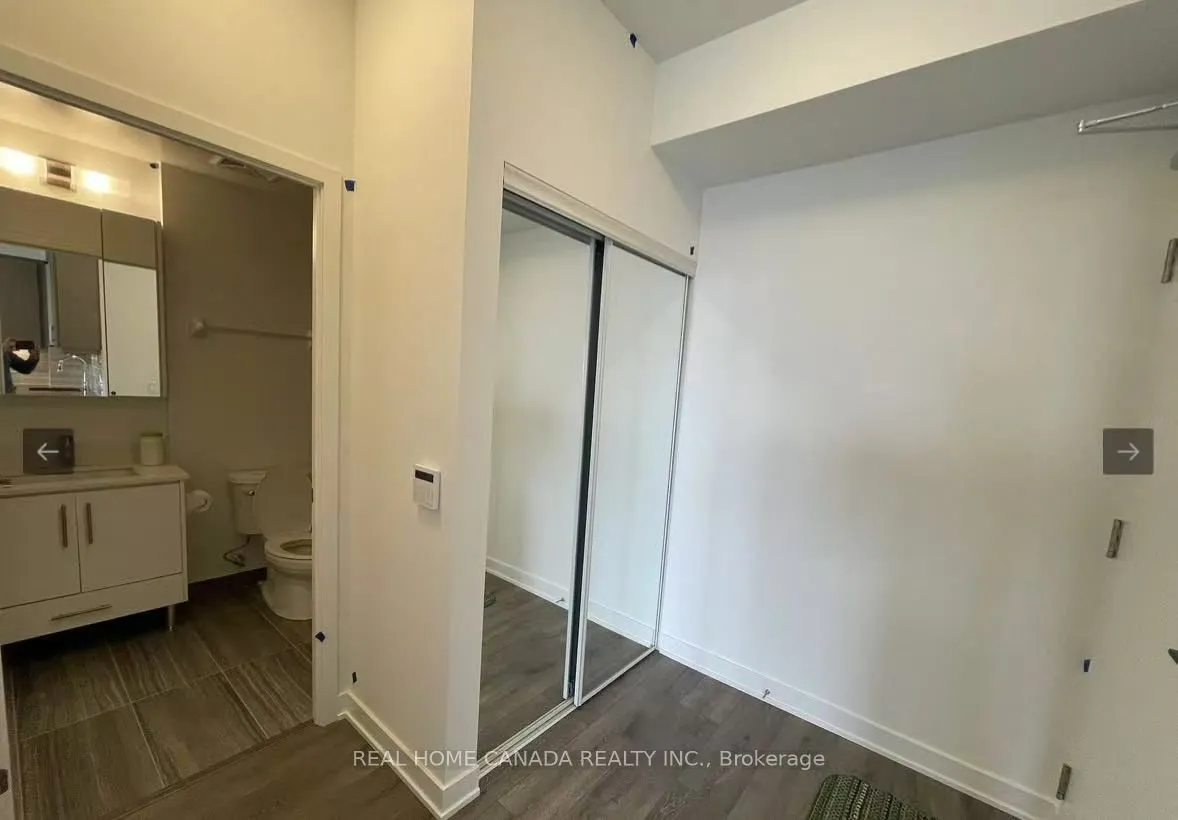 105 Oneida Crescent, #1906