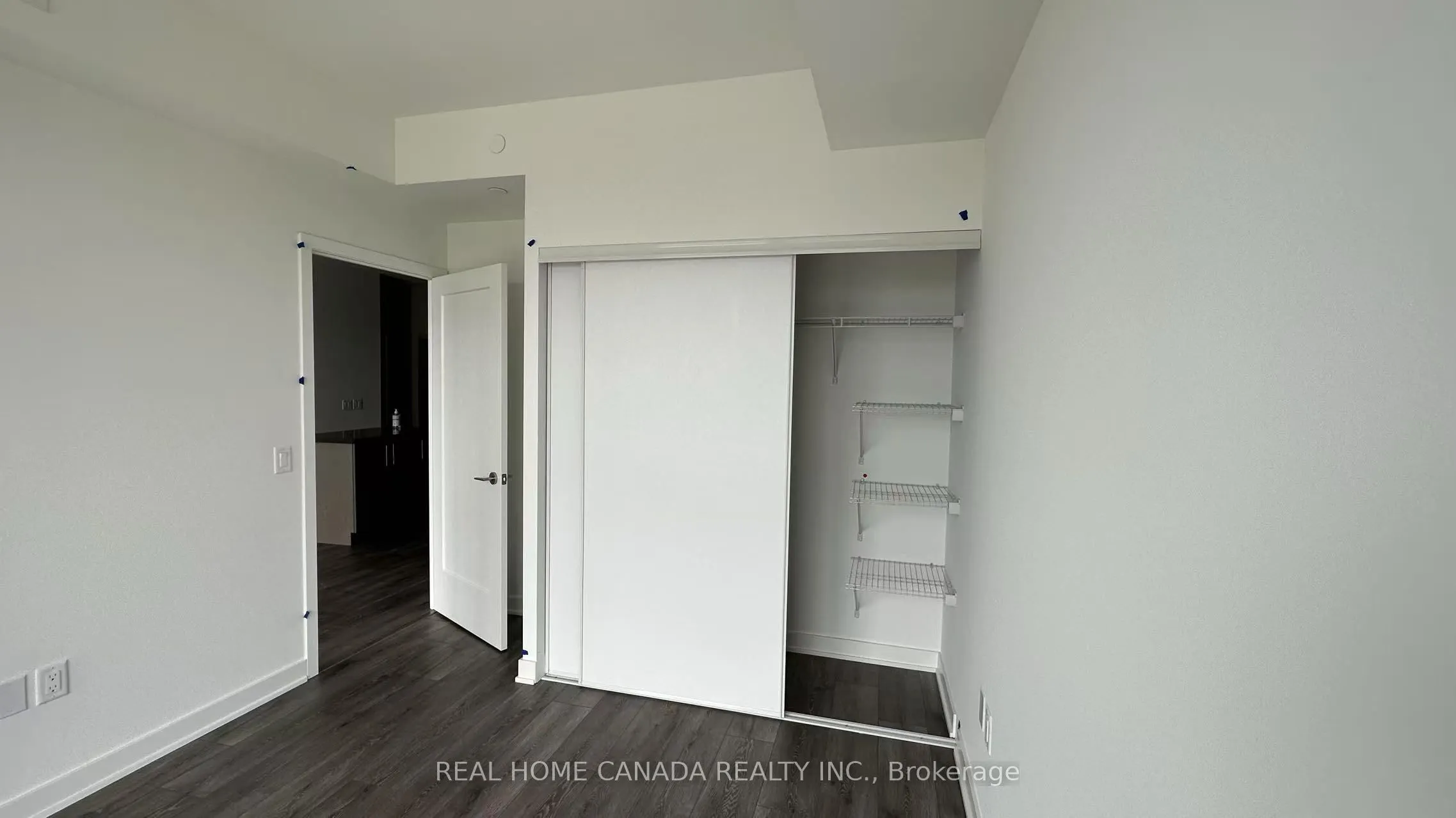 105 Oneida Crescent, #1906