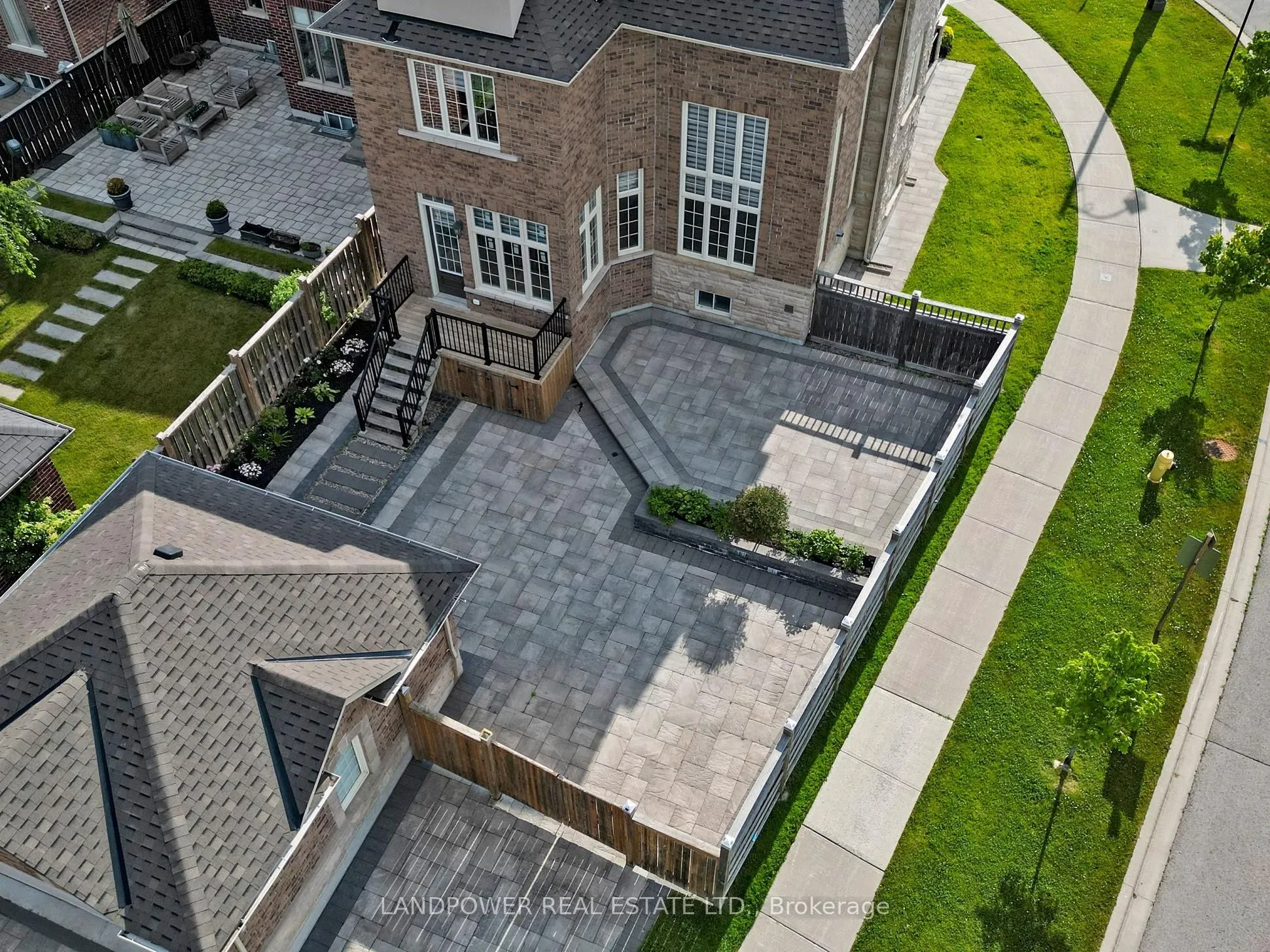 266 Angus Glen Boulevard