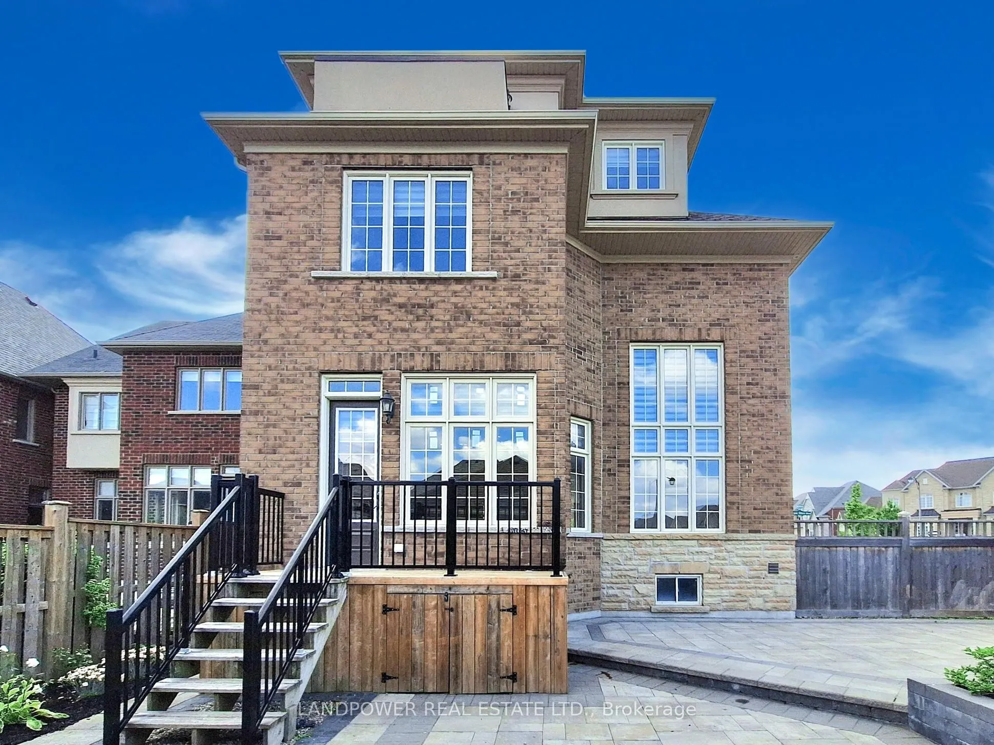 266 Angus Glen Boulevard