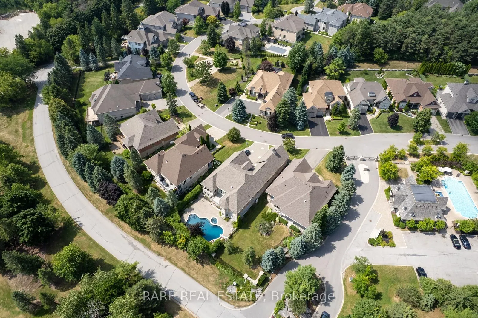 40 Country Club Drive