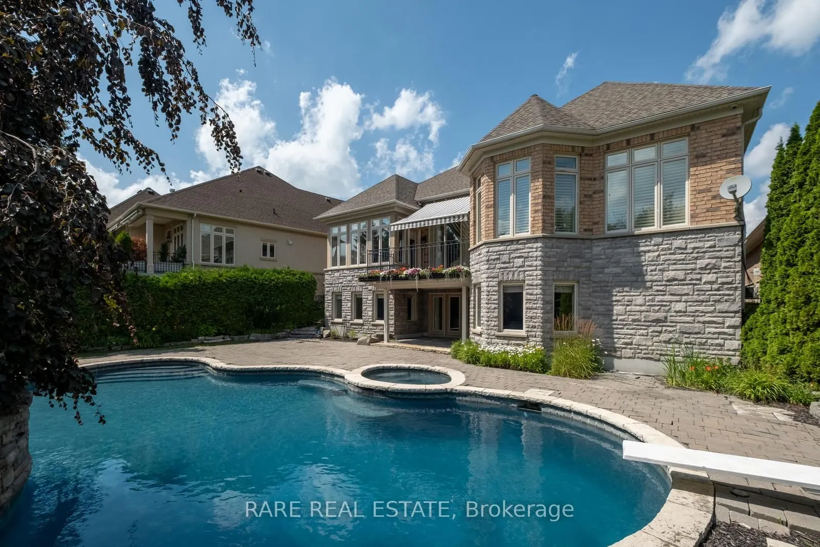 40 Country Club Drive