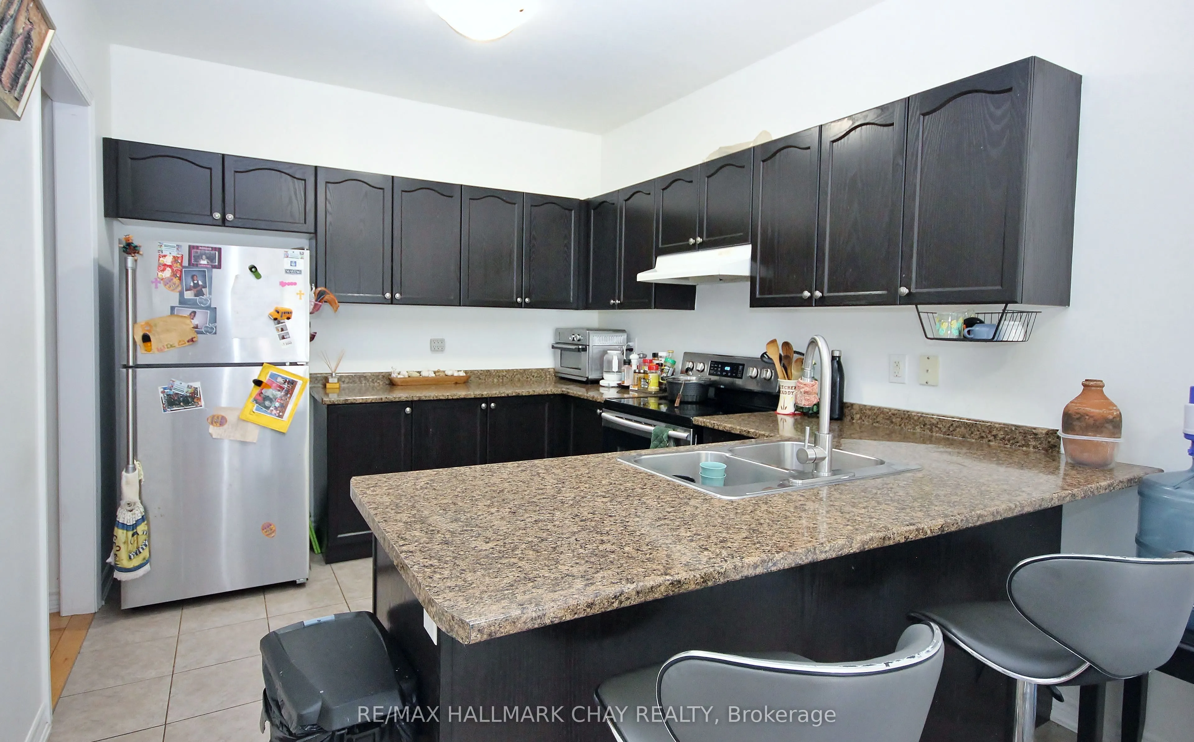 2164 Dawson Crescent