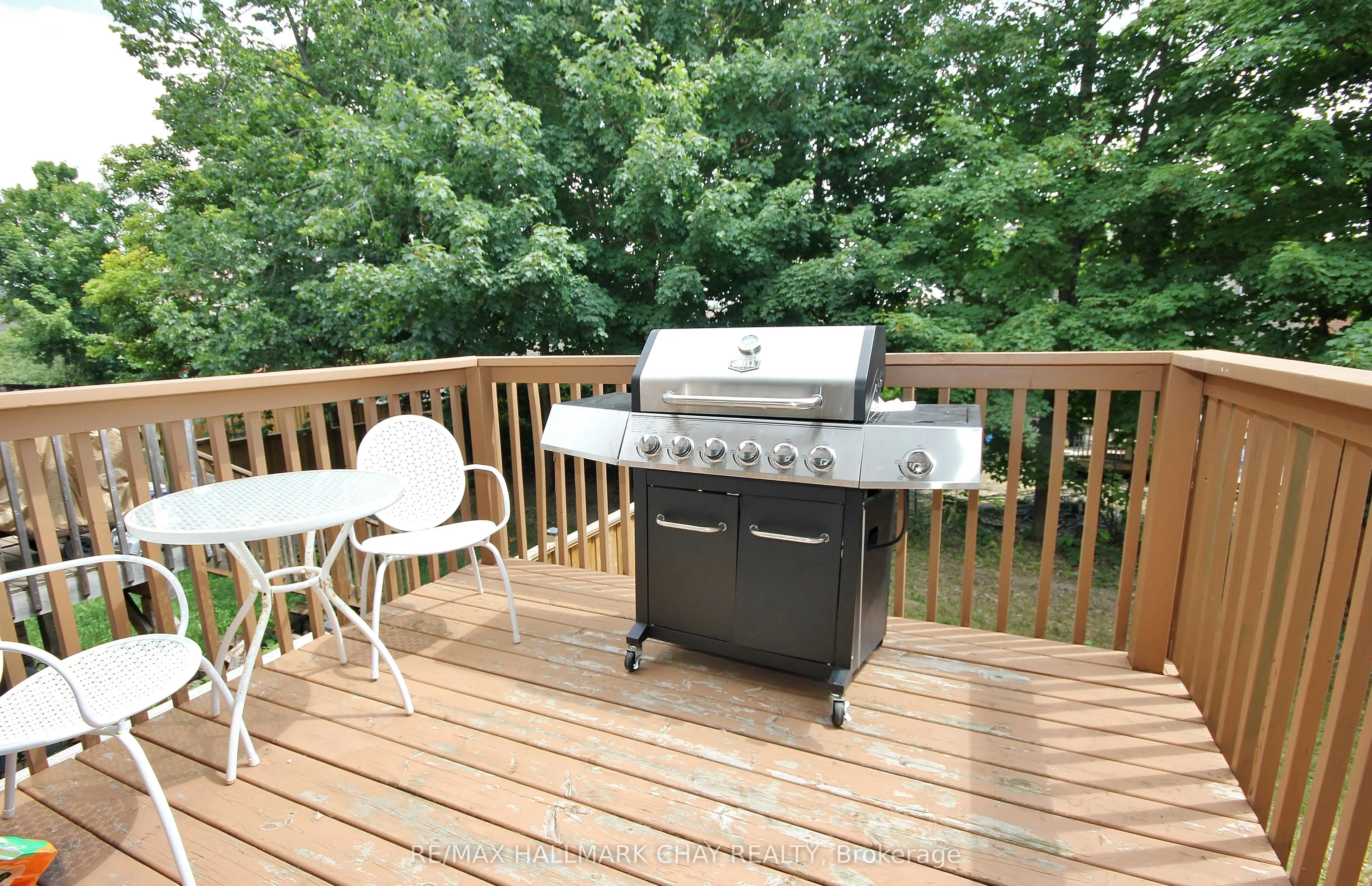 2164 Dawson Crescent