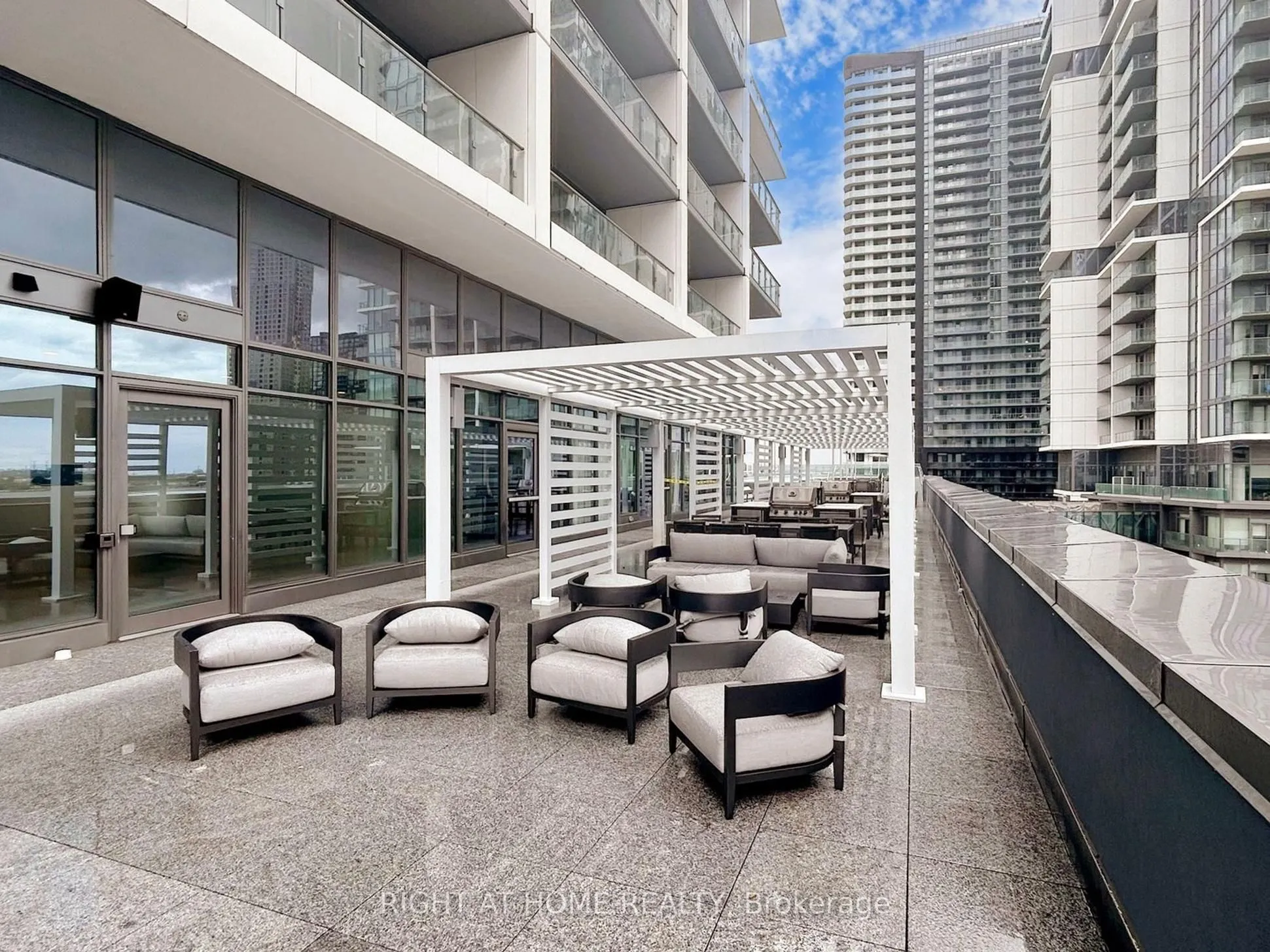 1000 Portage Parkway, #4112