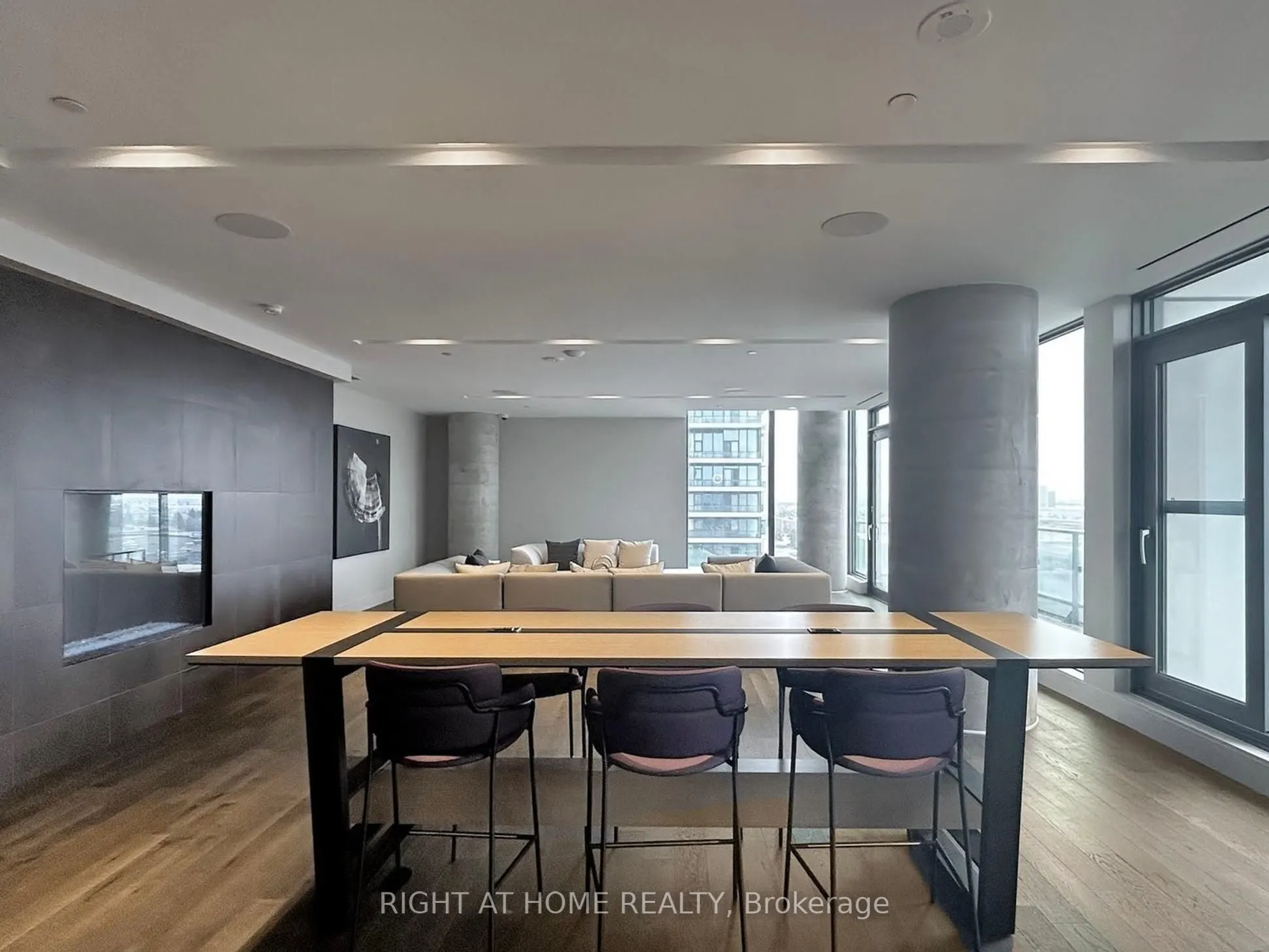 1000 Portage Parkway, #4112
