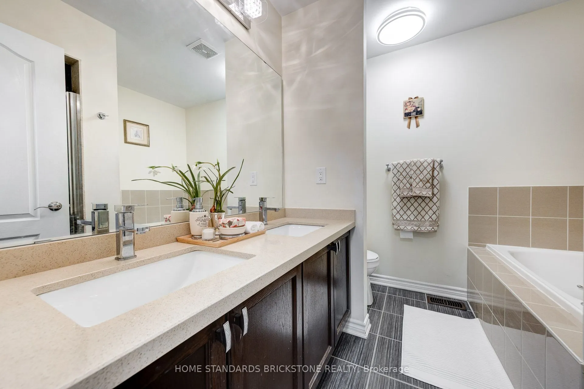 8777 Dufferin Street, #28