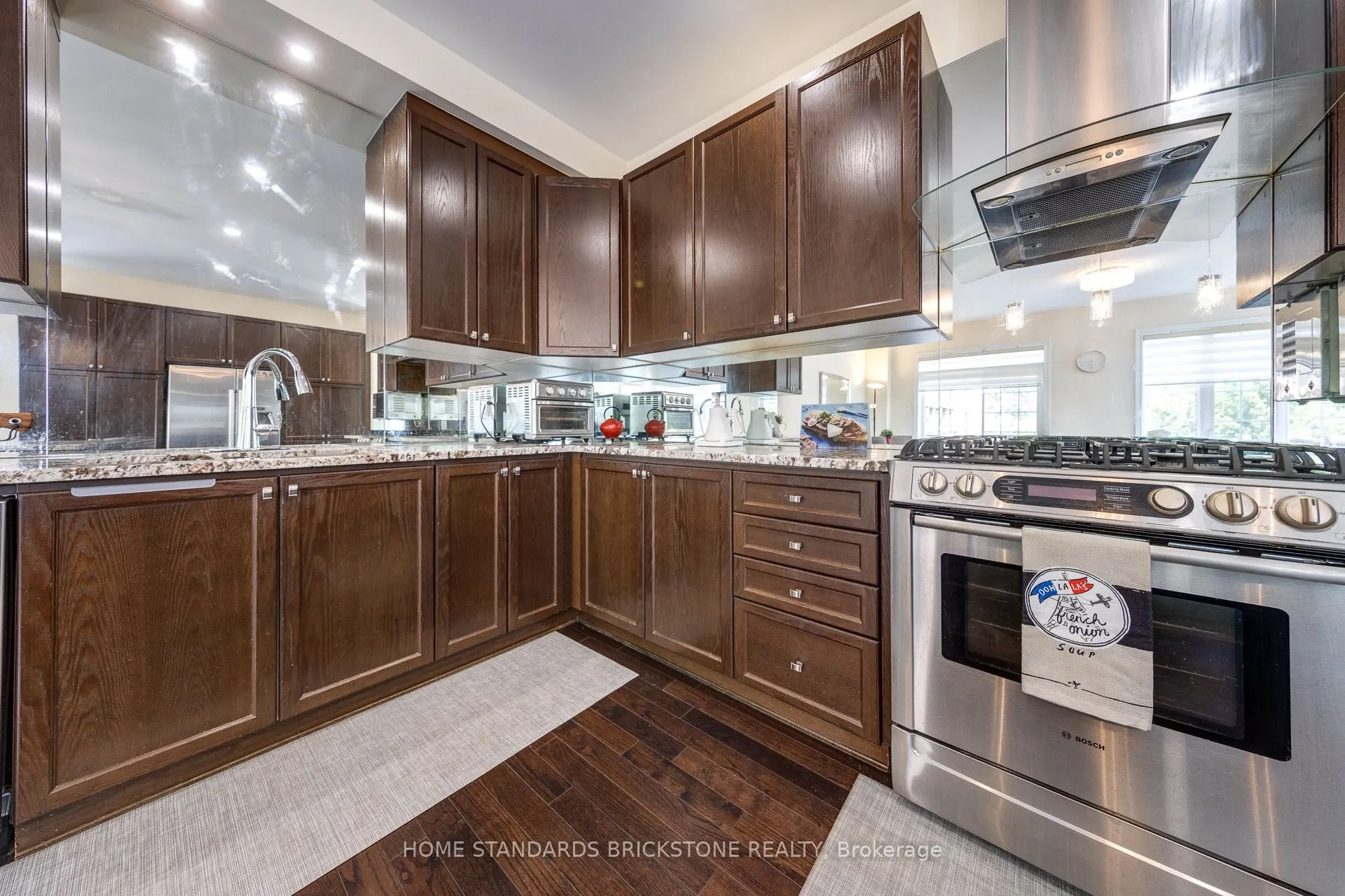 8777 Dufferin Street, #28