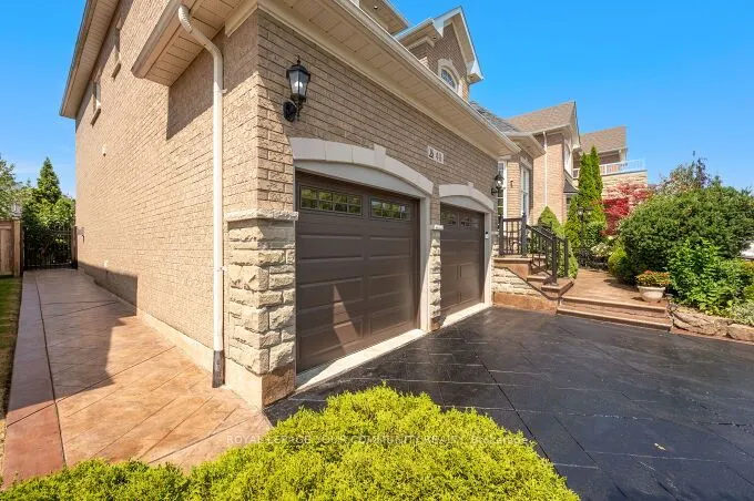40 Barberry Crescent