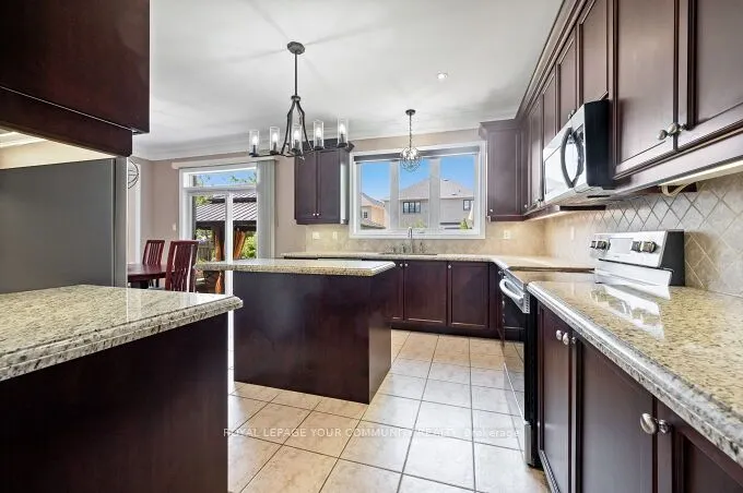 40 Barberry Crescent