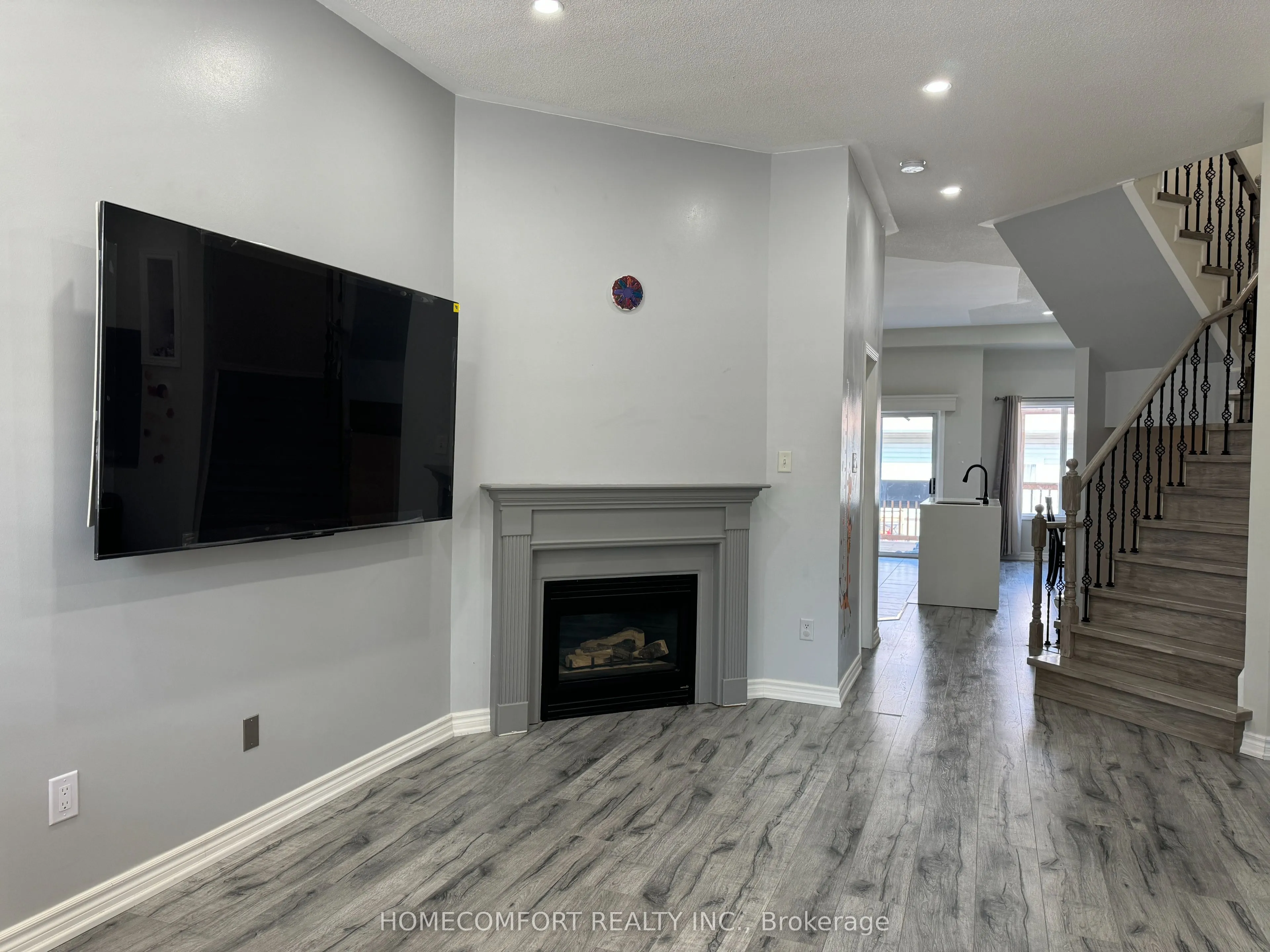 18 Glendennan Avenue