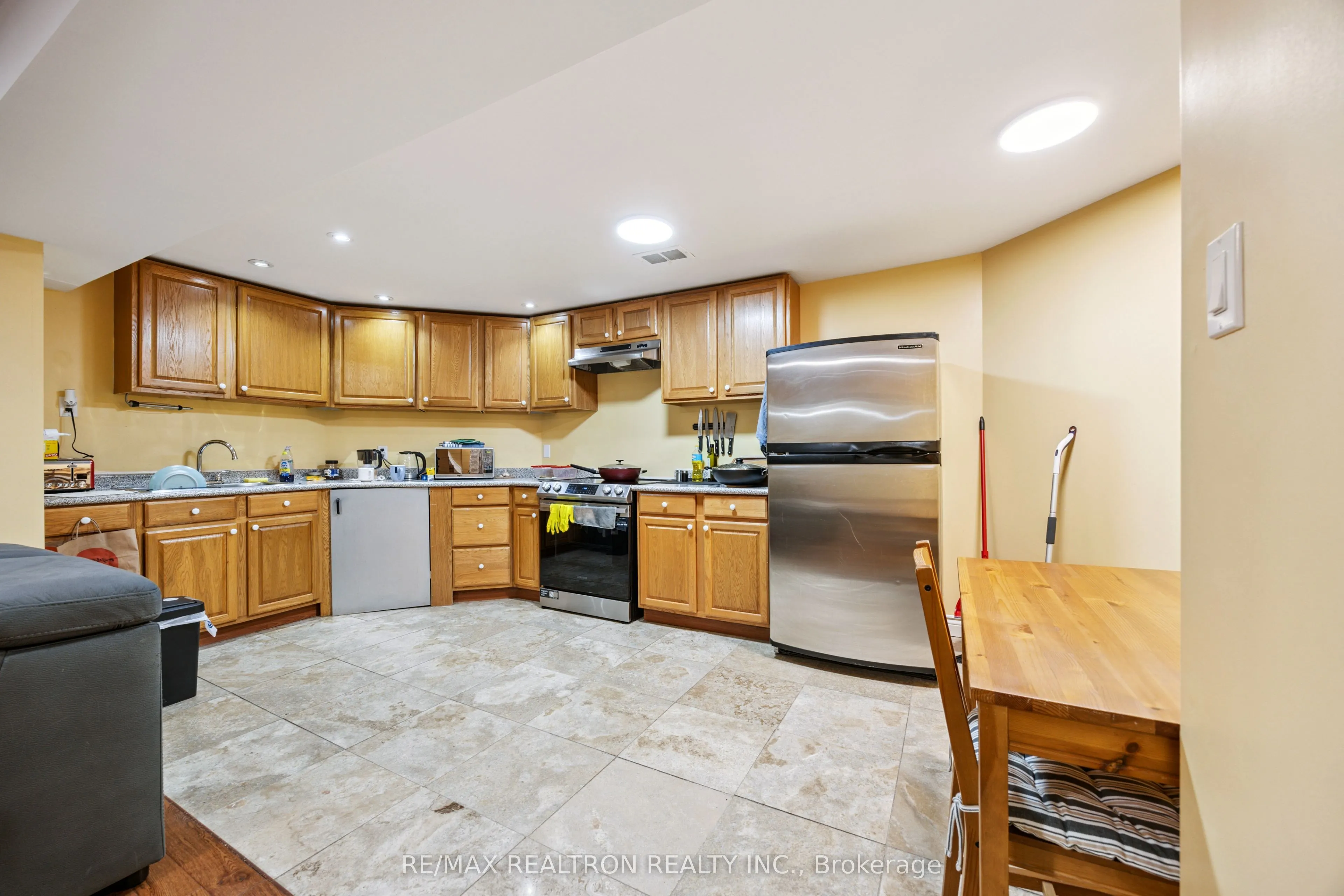 161 Devonsleigh Boulevard W