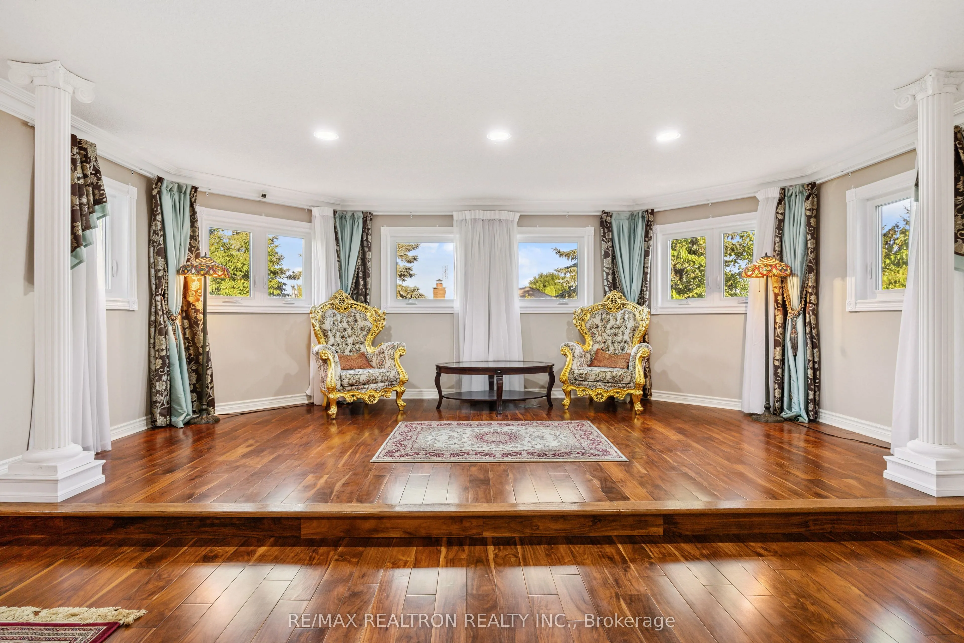 161 Devonsleigh Boulevard W