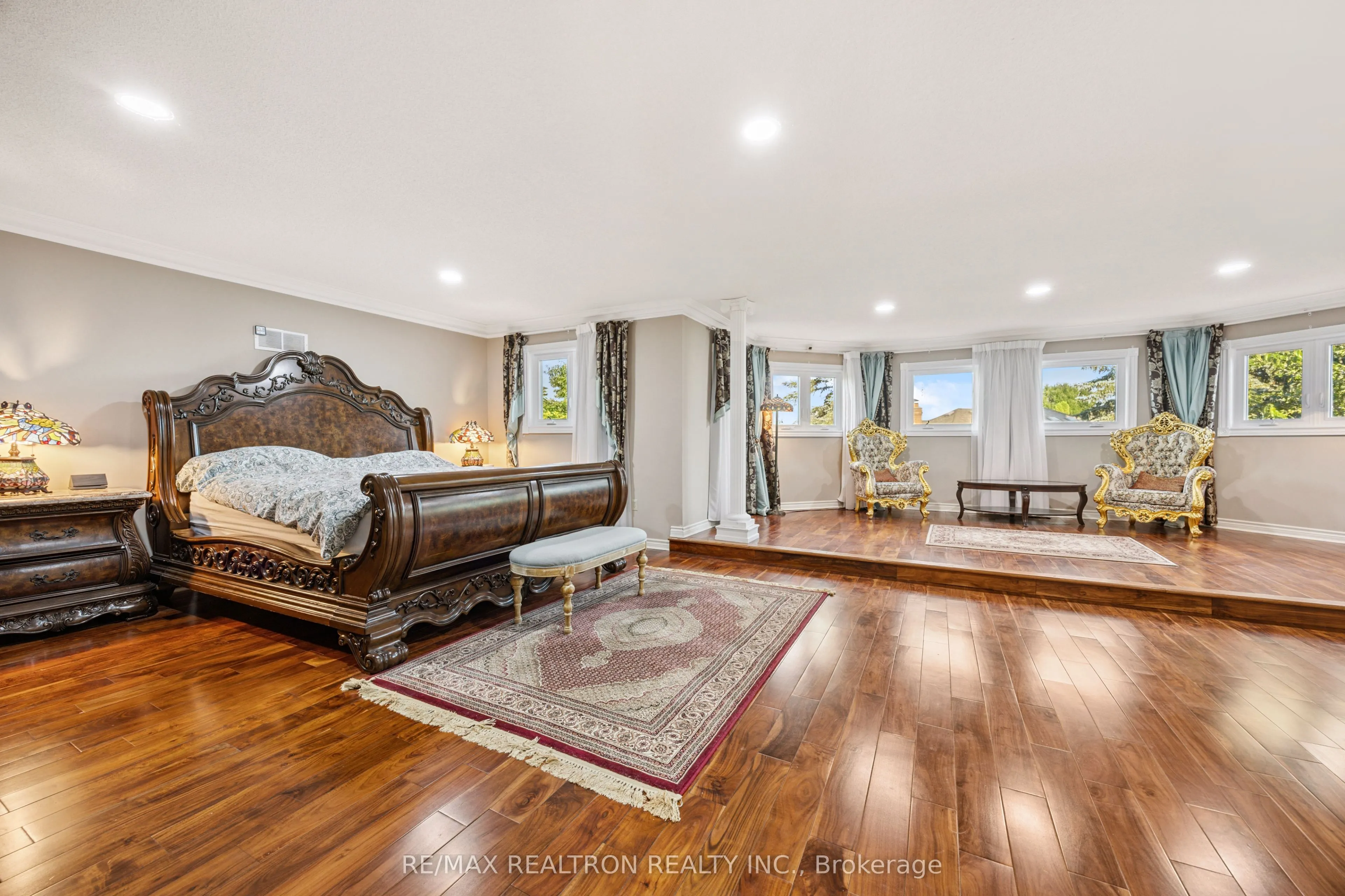 161 Devonsleigh Boulevard W