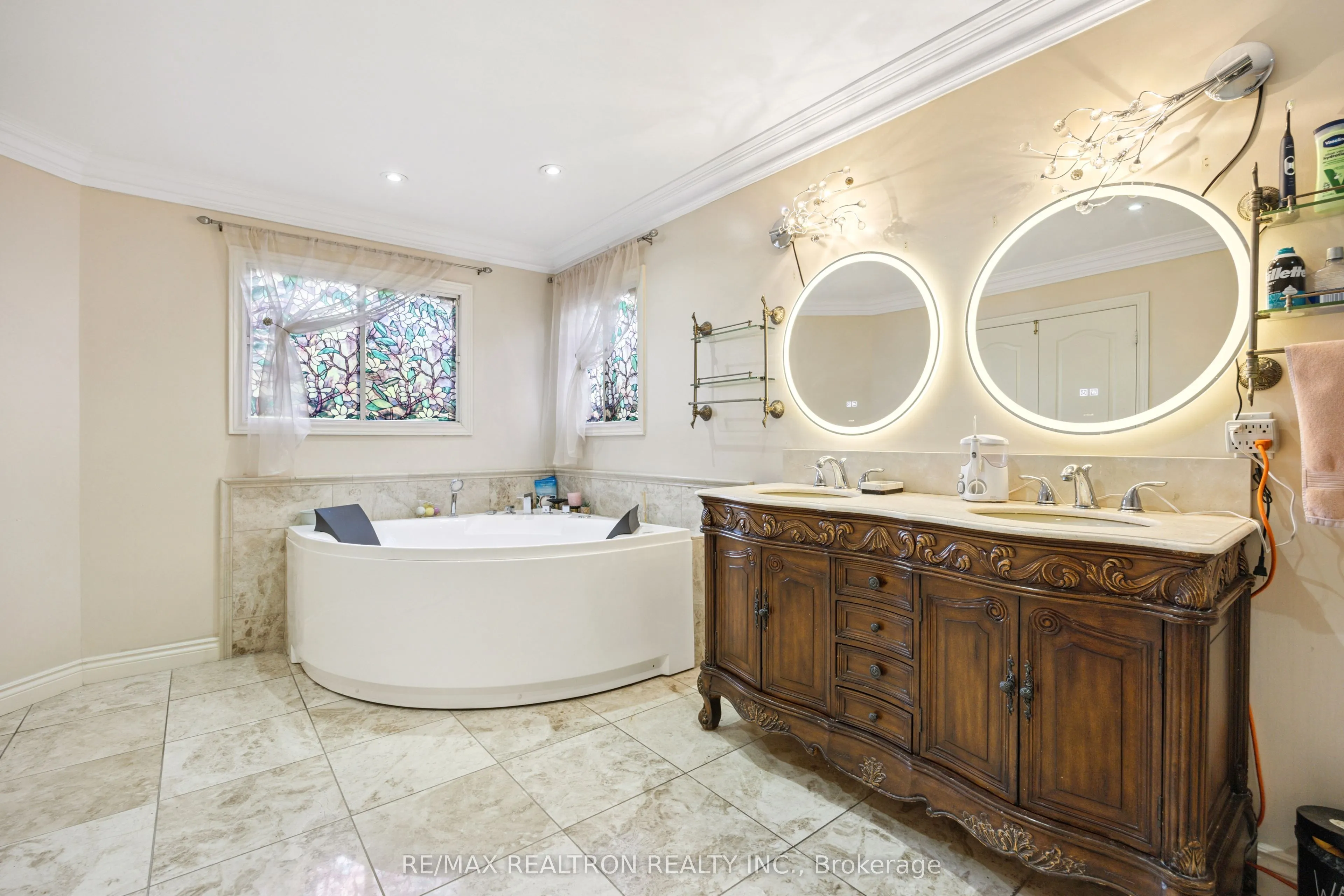 161 Devonsleigh Boulevard W