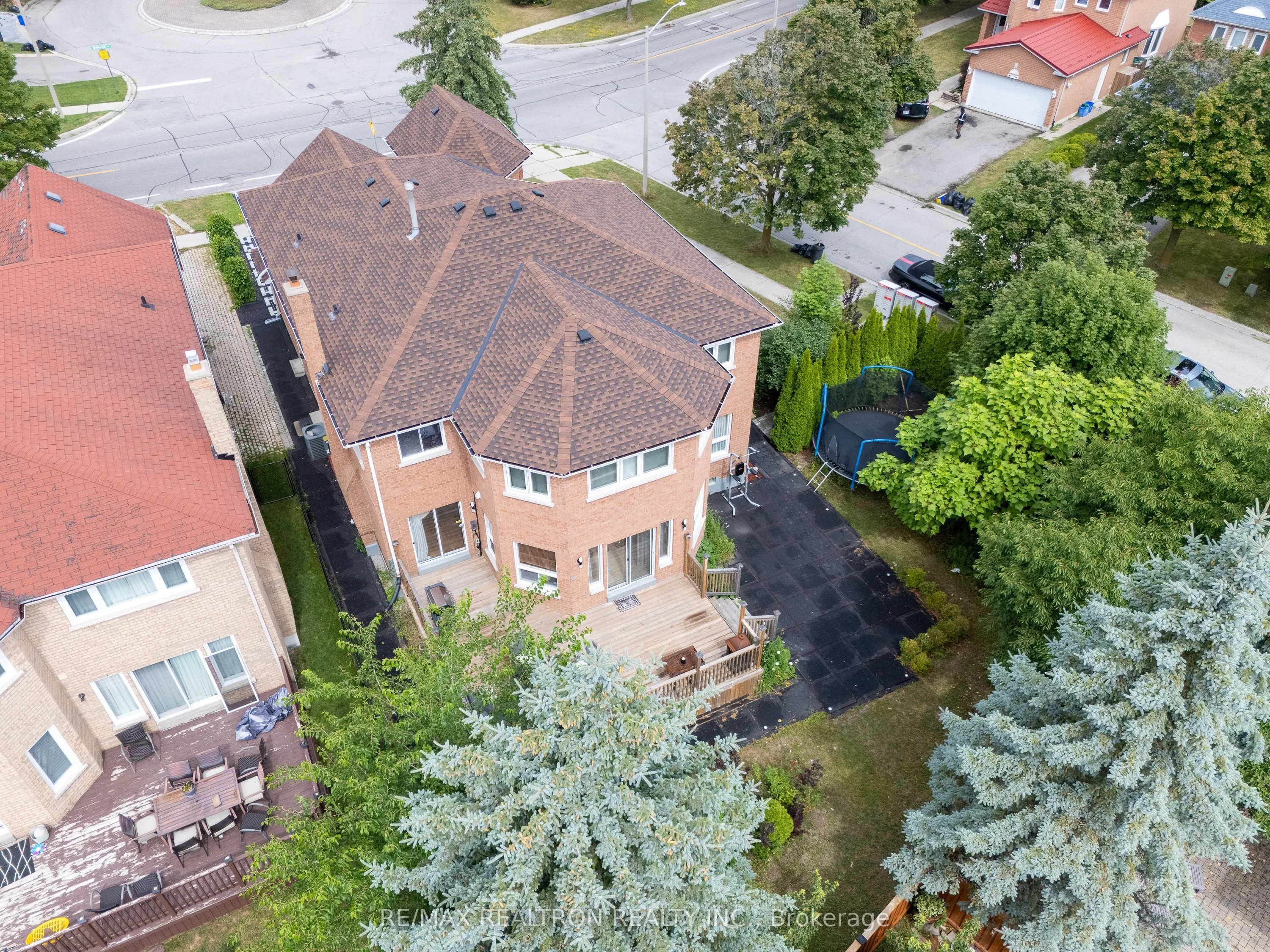 161 Devonsleigh Boulevard W