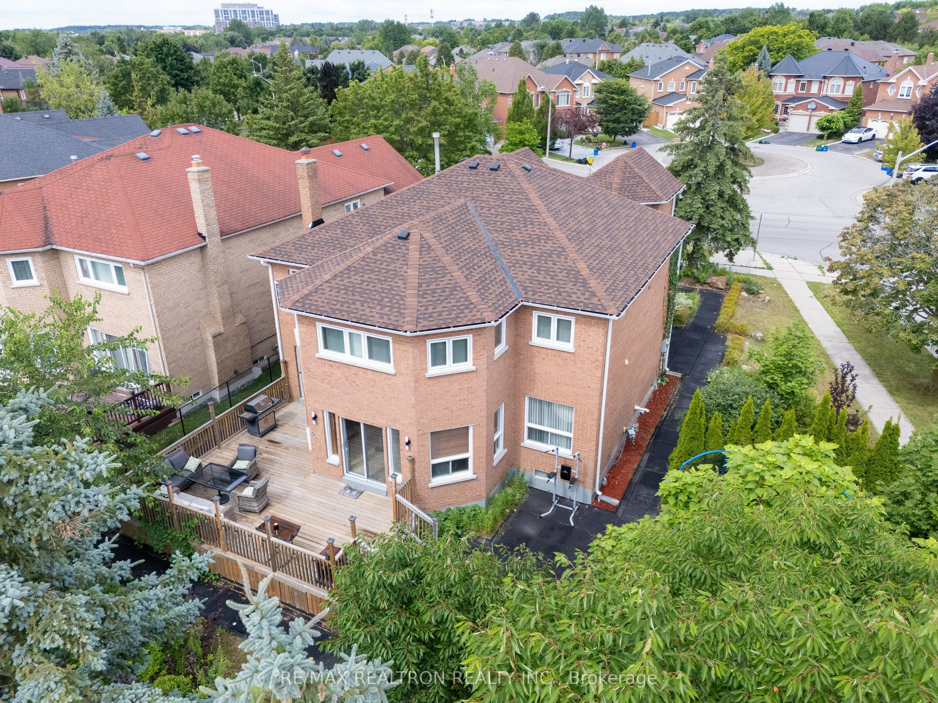 161 Devonsleigh Boulevard W