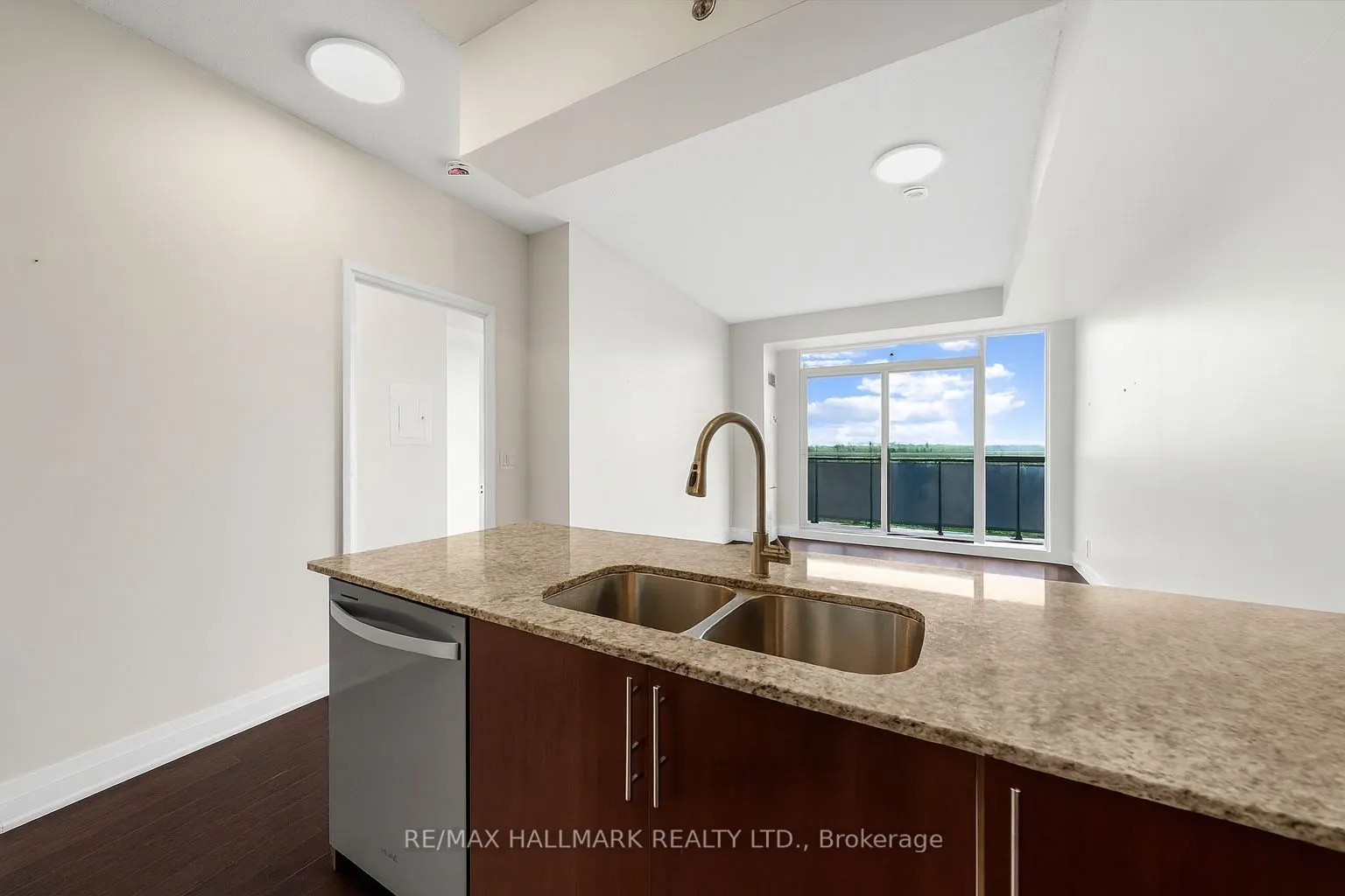 520 Steeles Avenue, #1508
