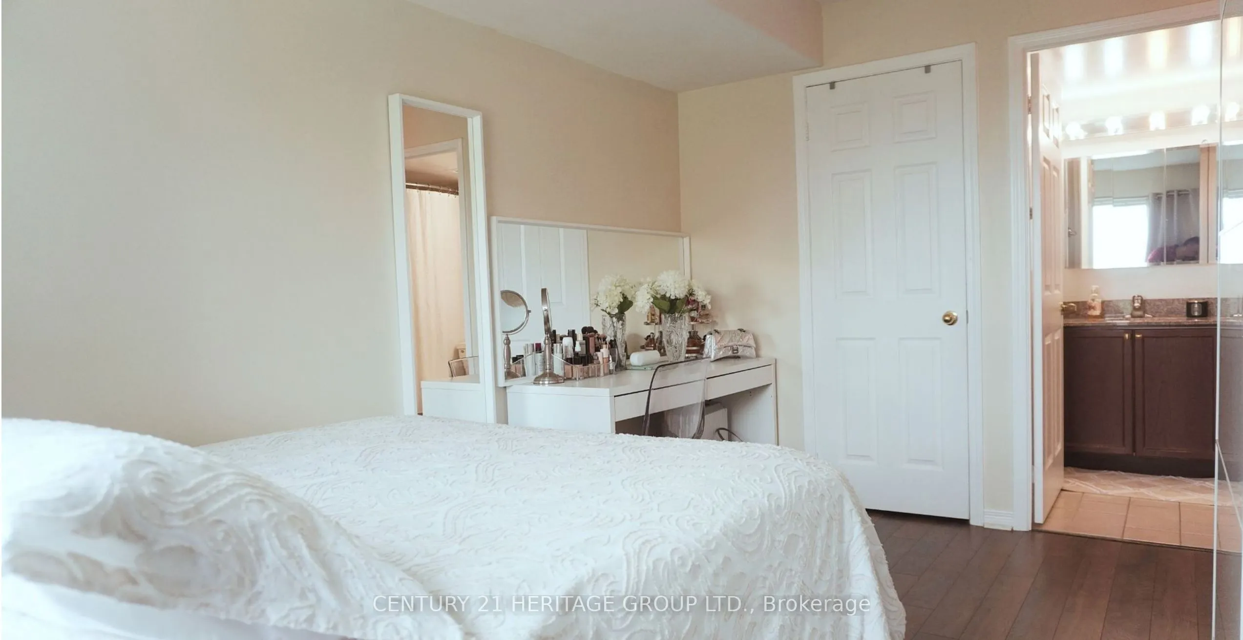 185 Oneida Crescent, #816