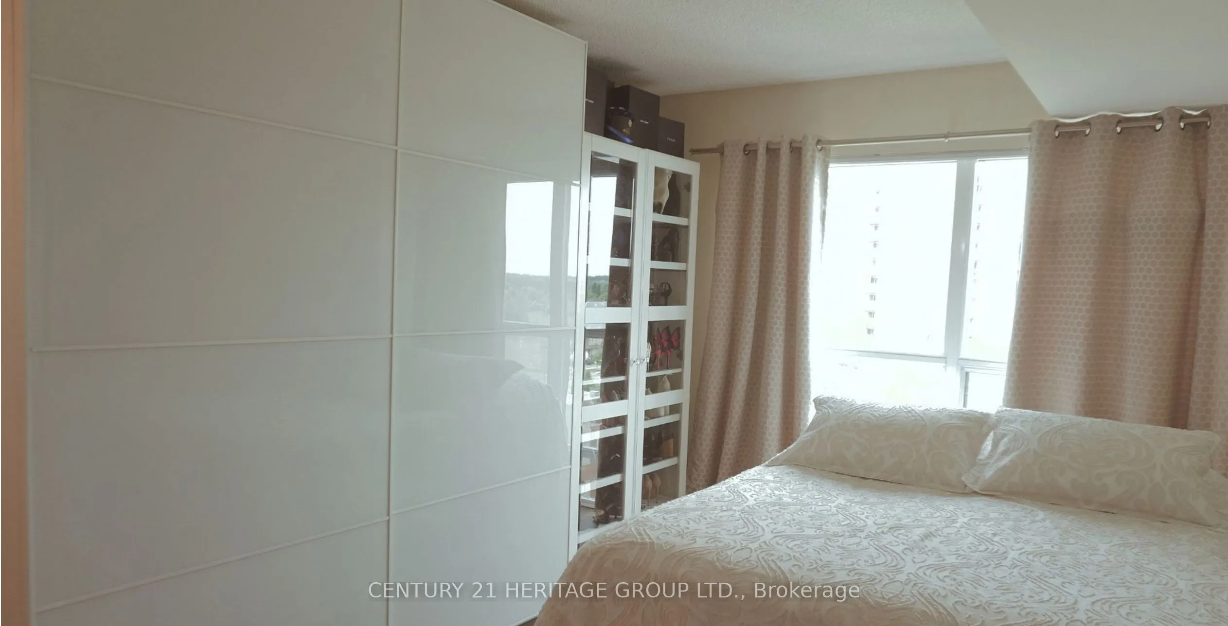 185 Oneida Crescent, #816
