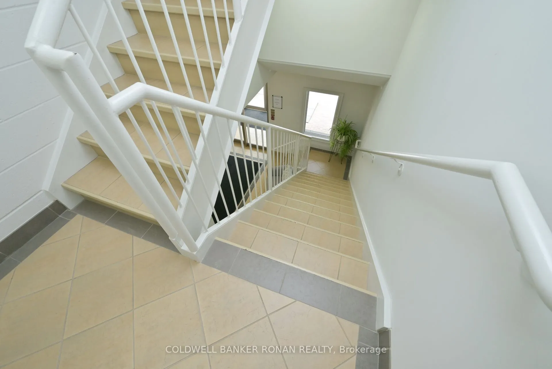78 Sunset Boulevard, #202