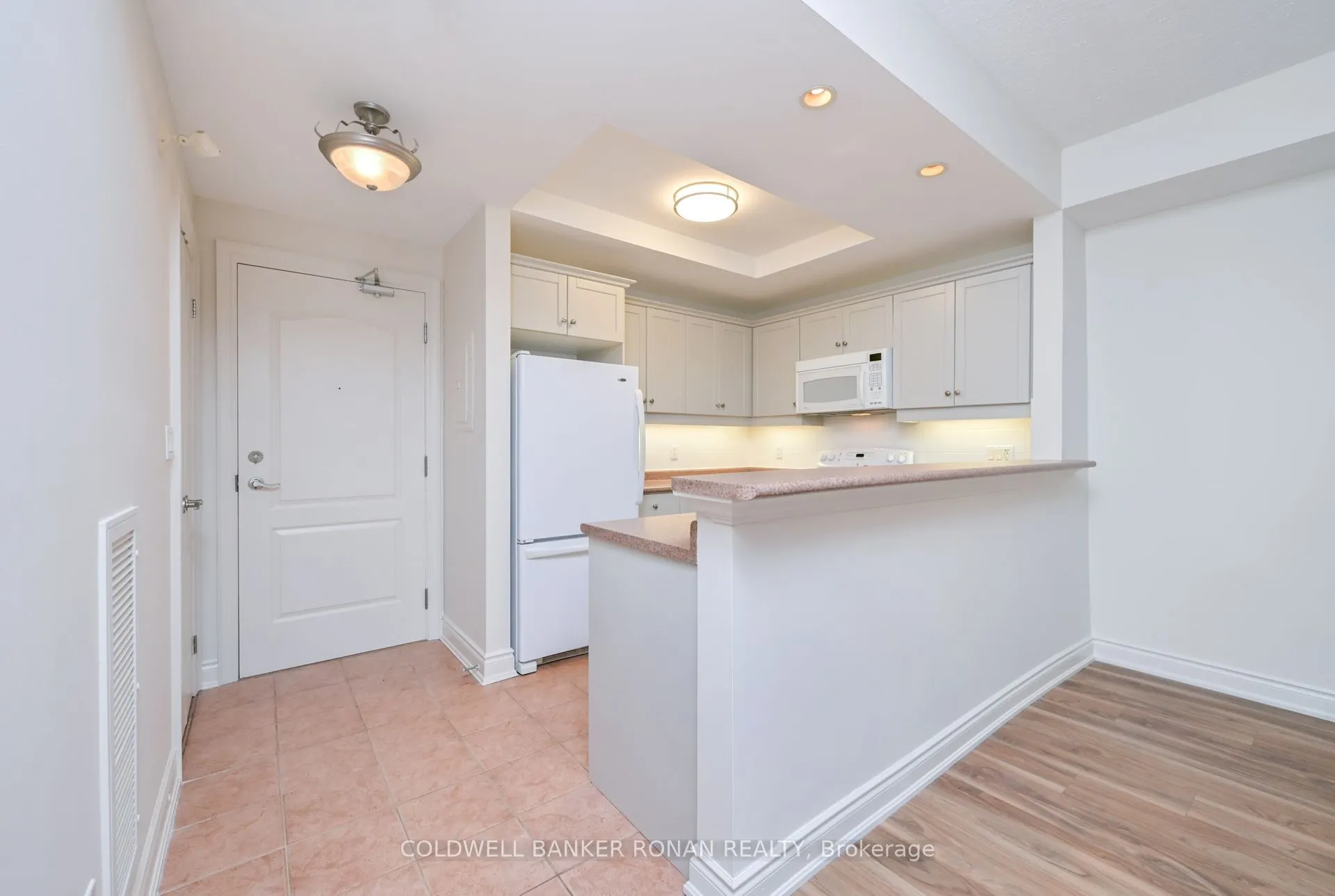 78 Sunset Boulevard, #202