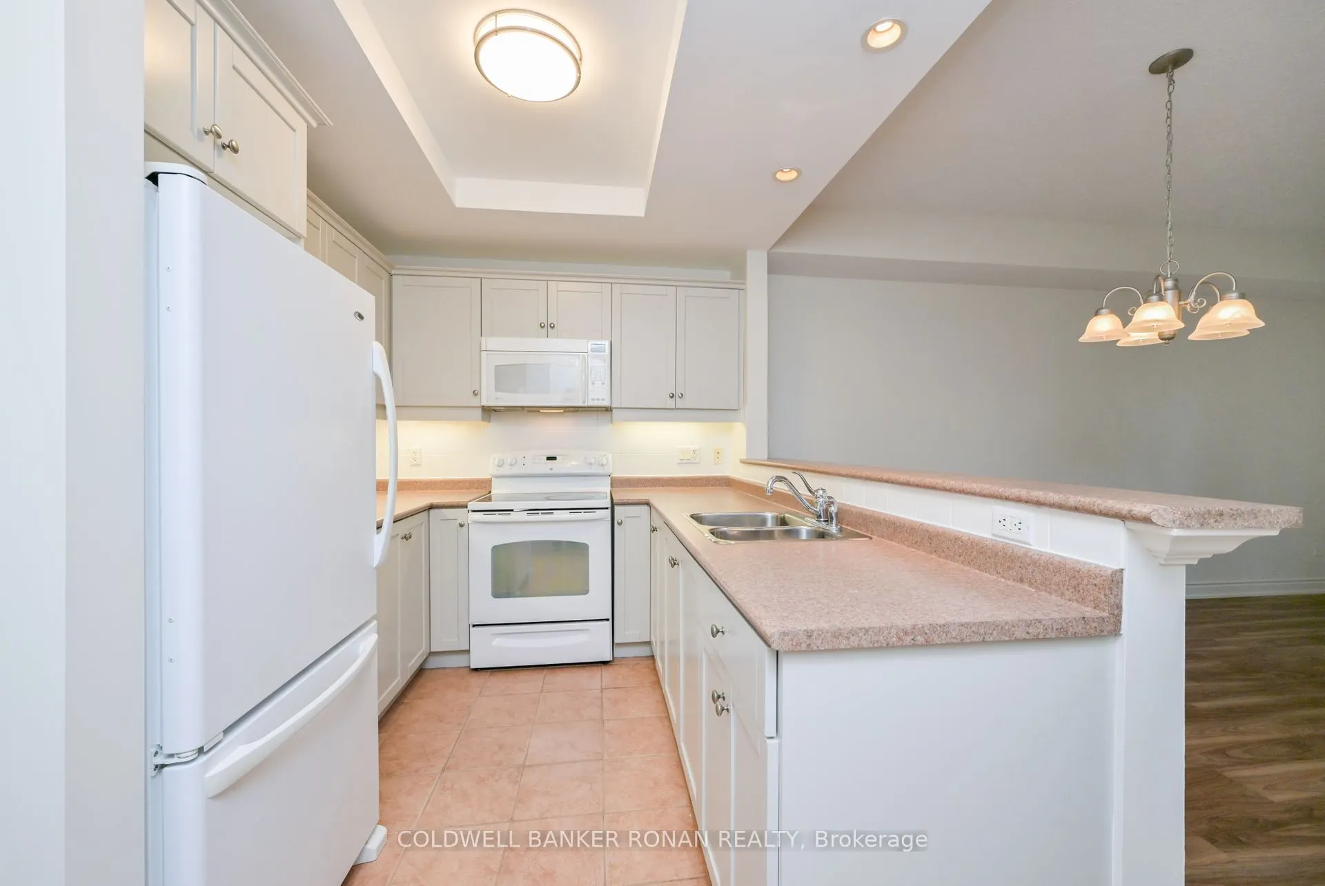 78 Sunset Boulevard, #202