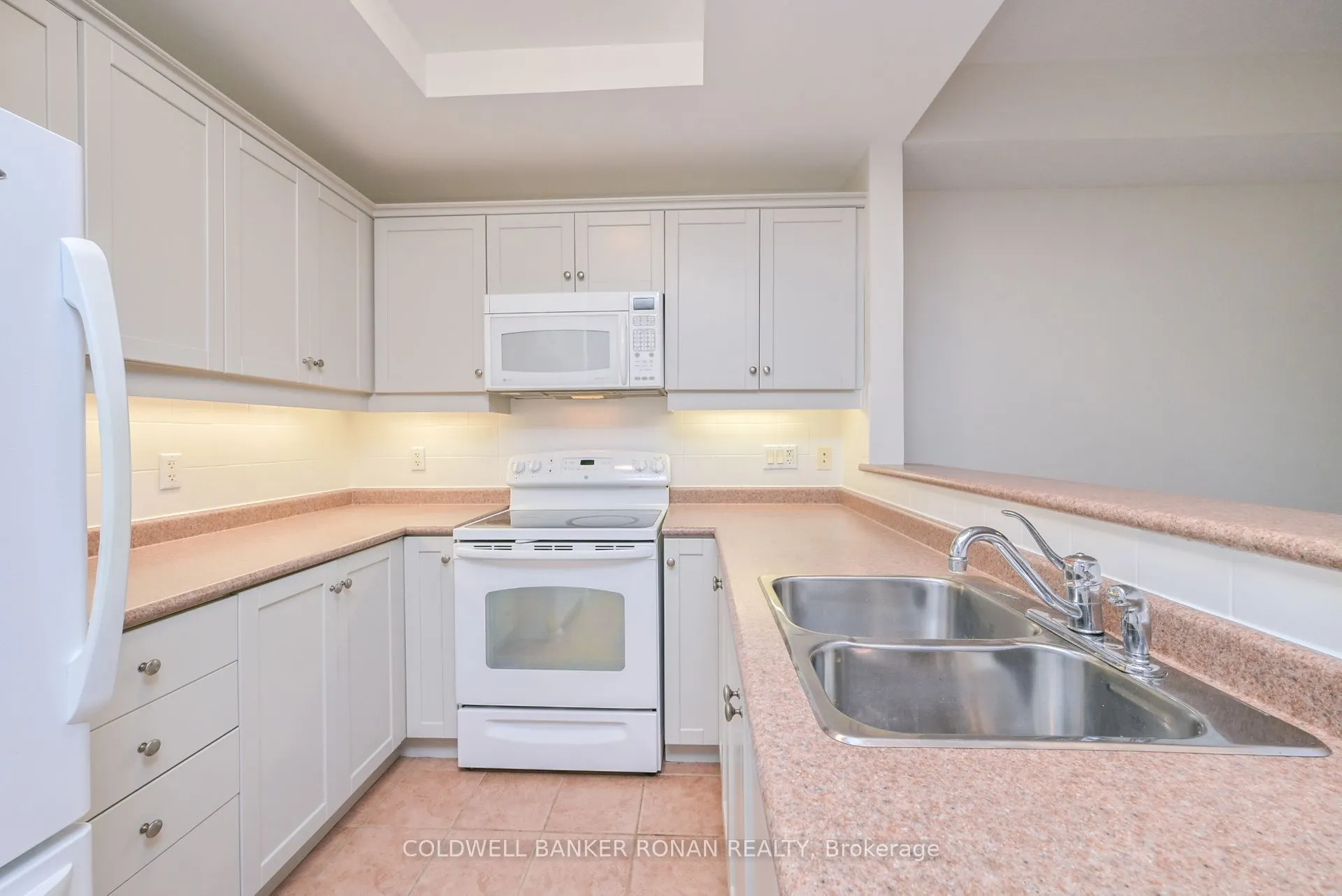 78 Sunset Boulevard, #202