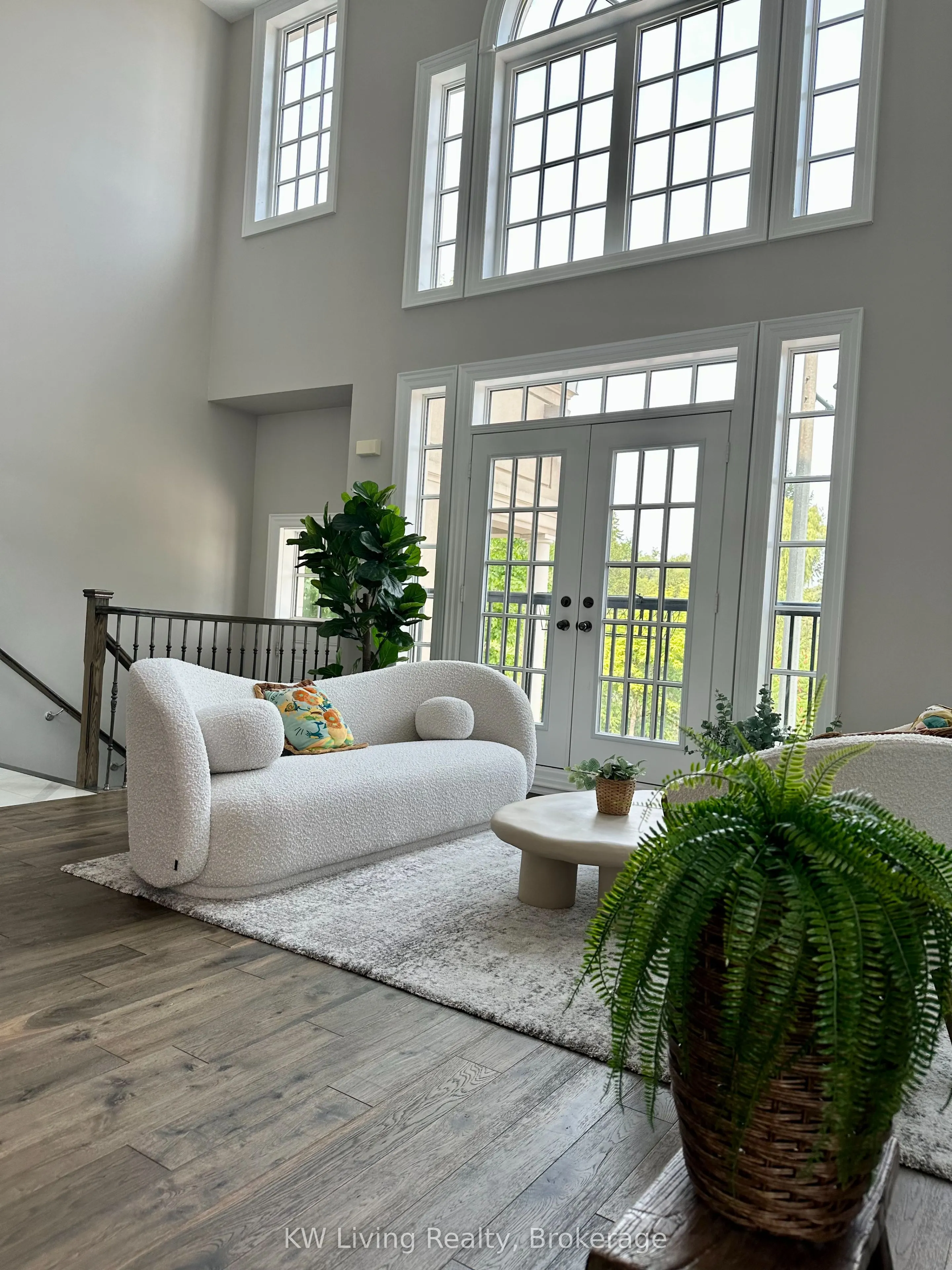 83 Rouge Valley Drive W
