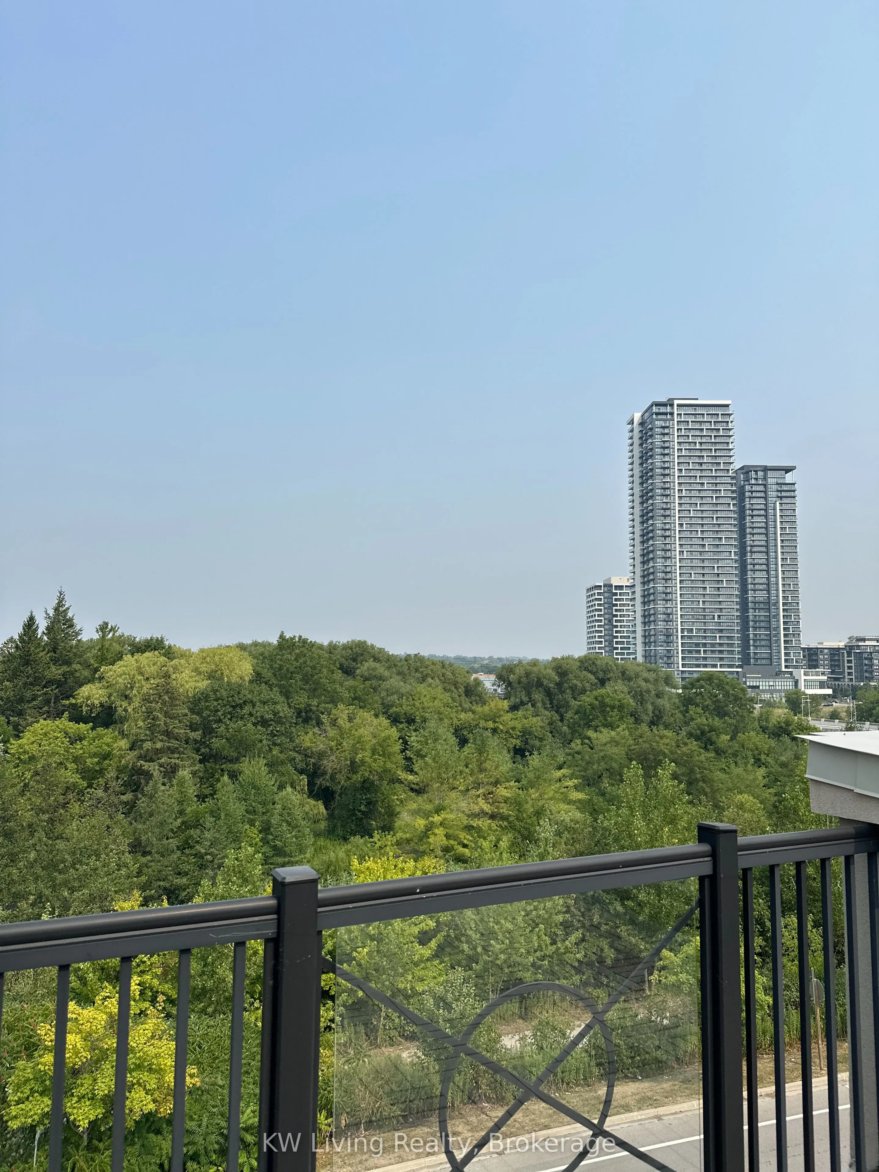 83 Rouge Valley Drive W