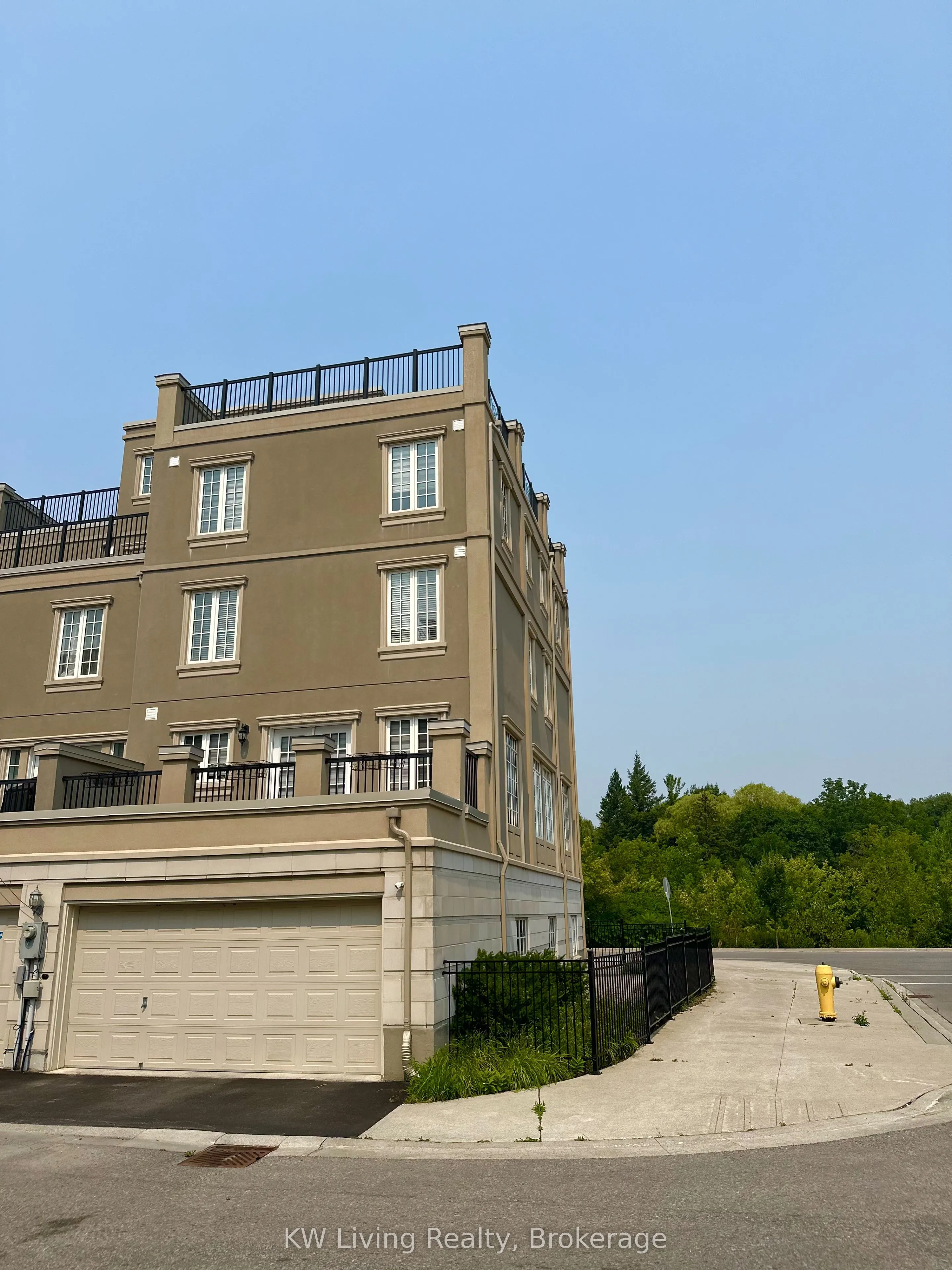 83 Rouge Valley Drive W
