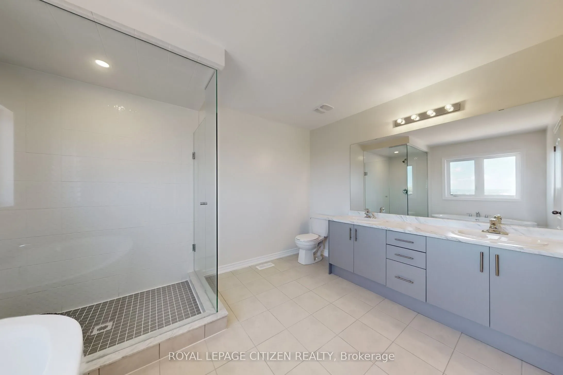82 Lawrence D. Pridham Avenue