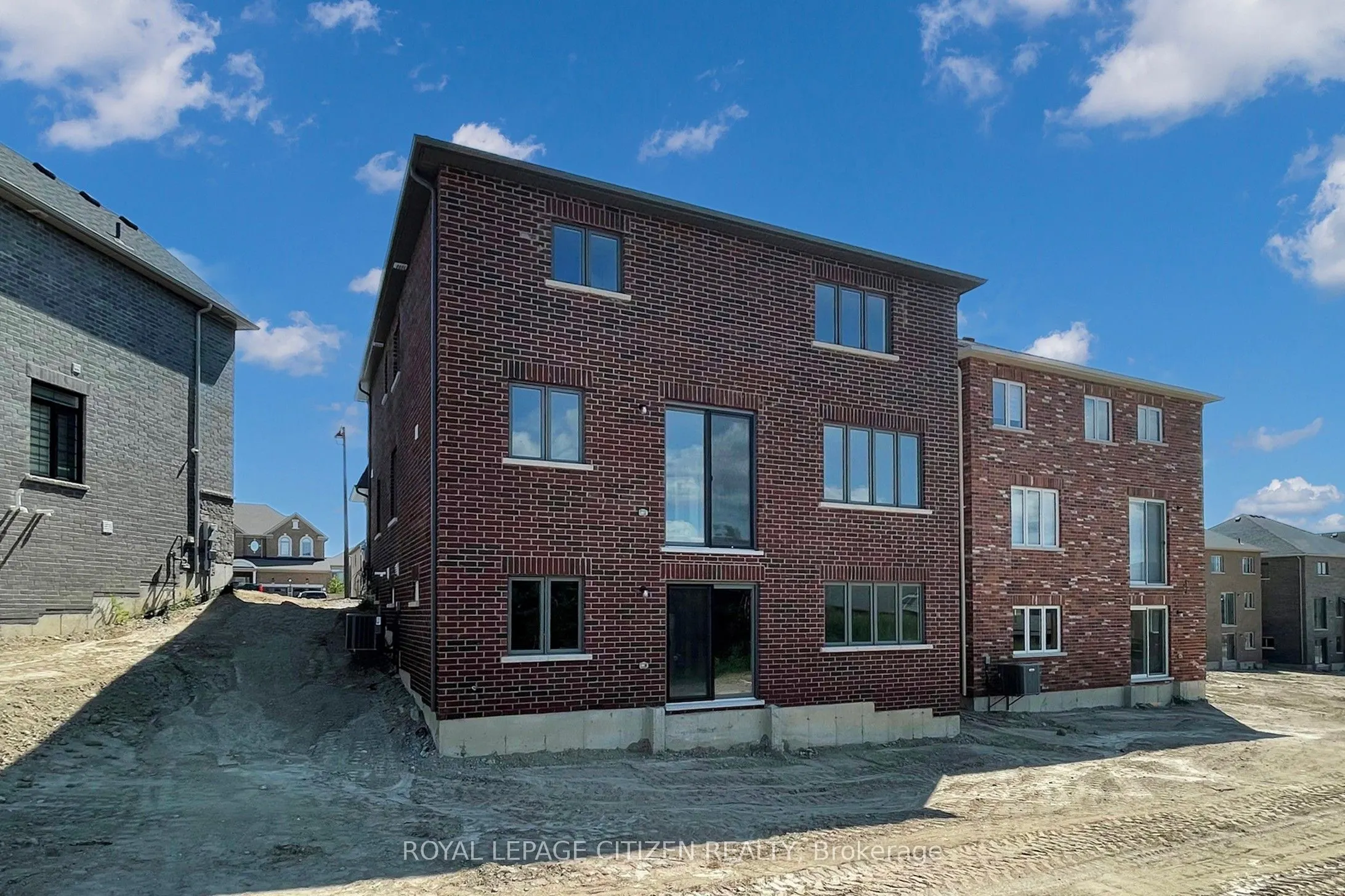 82 Lawrence D. Pridham Avenue