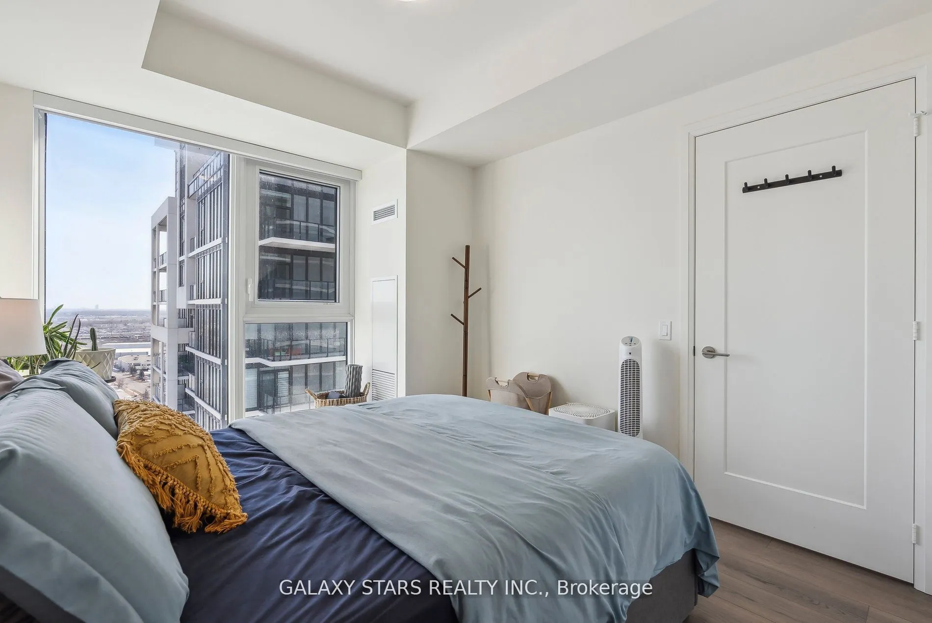 9000 Jane Street, #2425