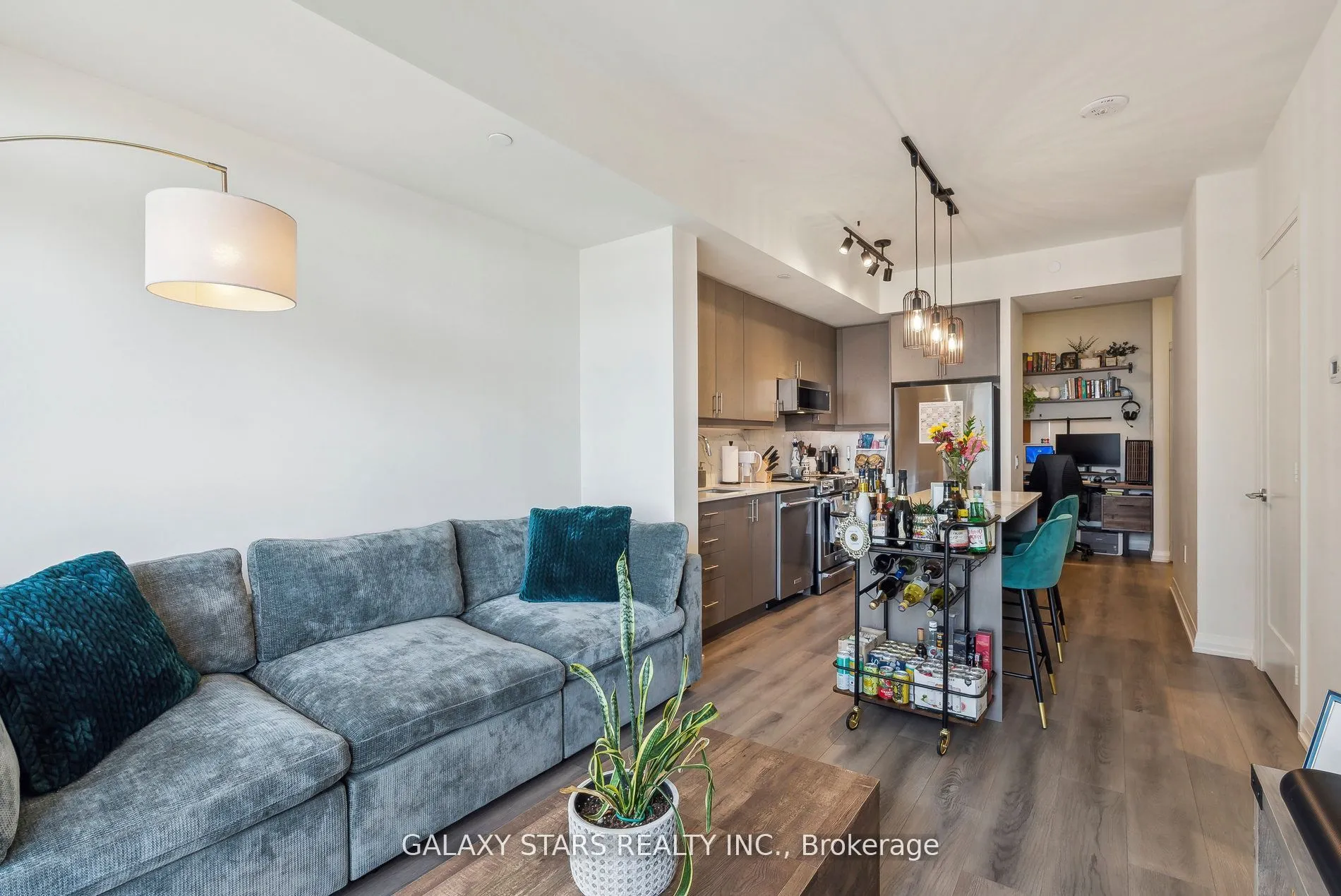 9000 Jane Street, #2425