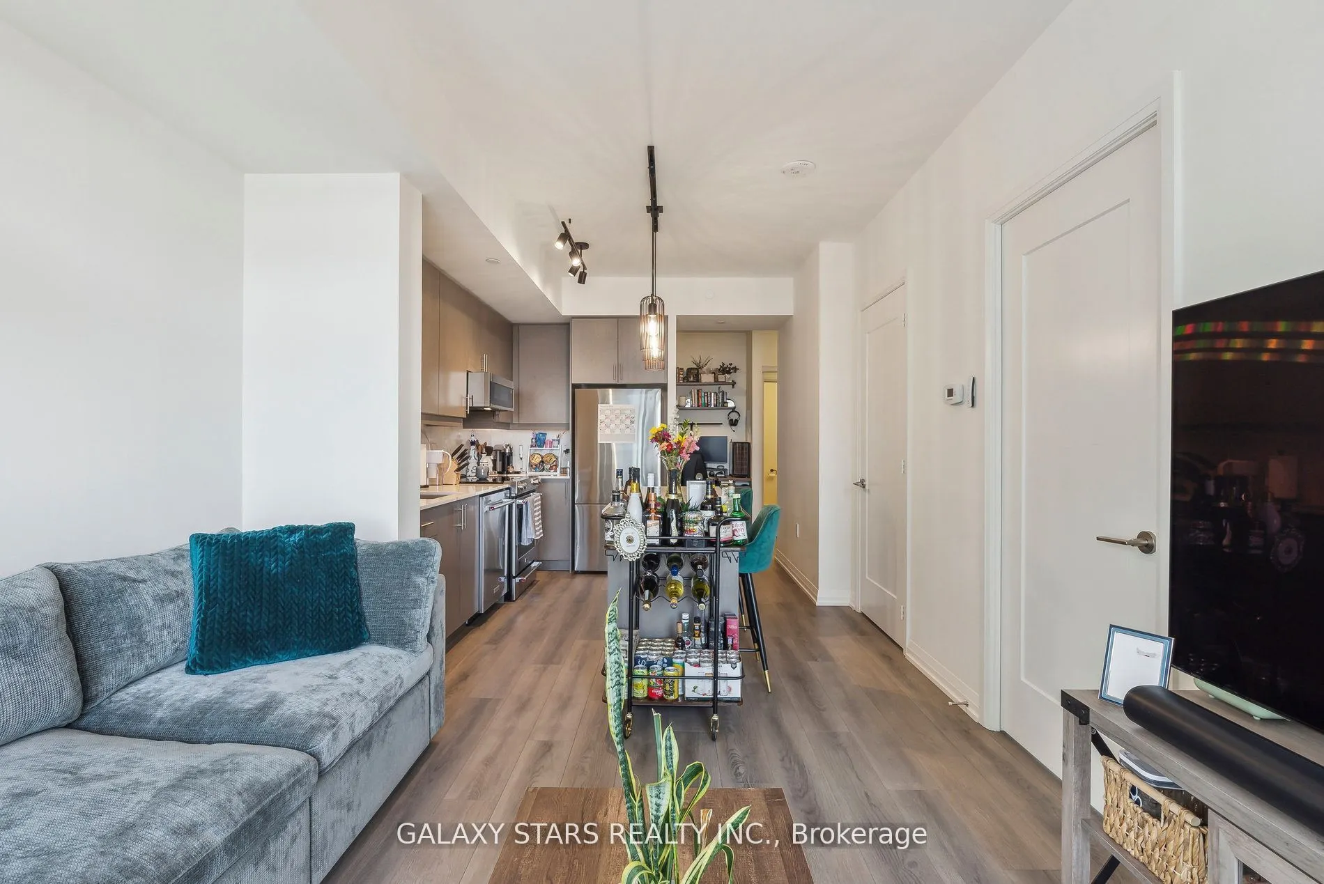 9000 Jane Street, #2425