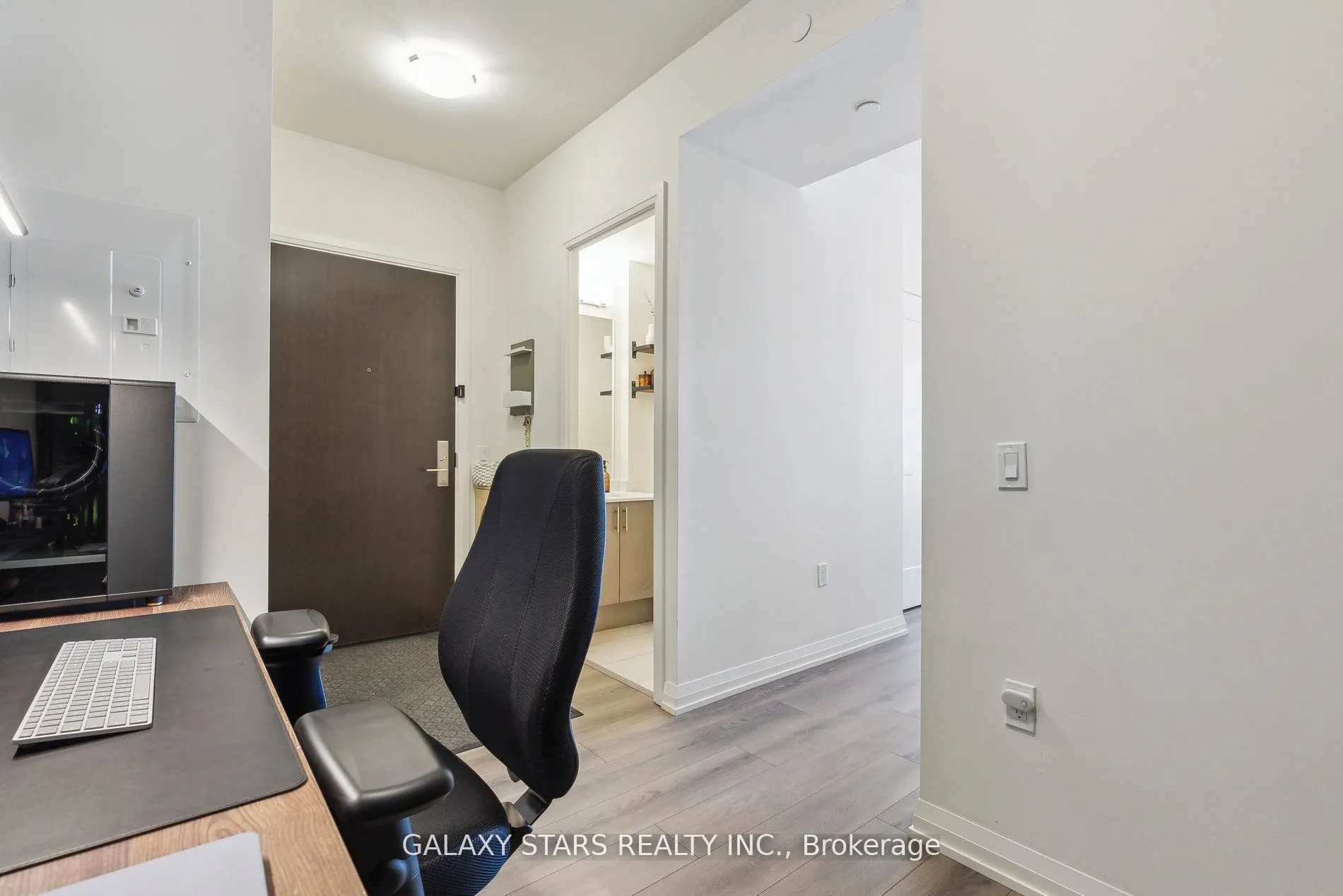 9000 Jane Street, #2425