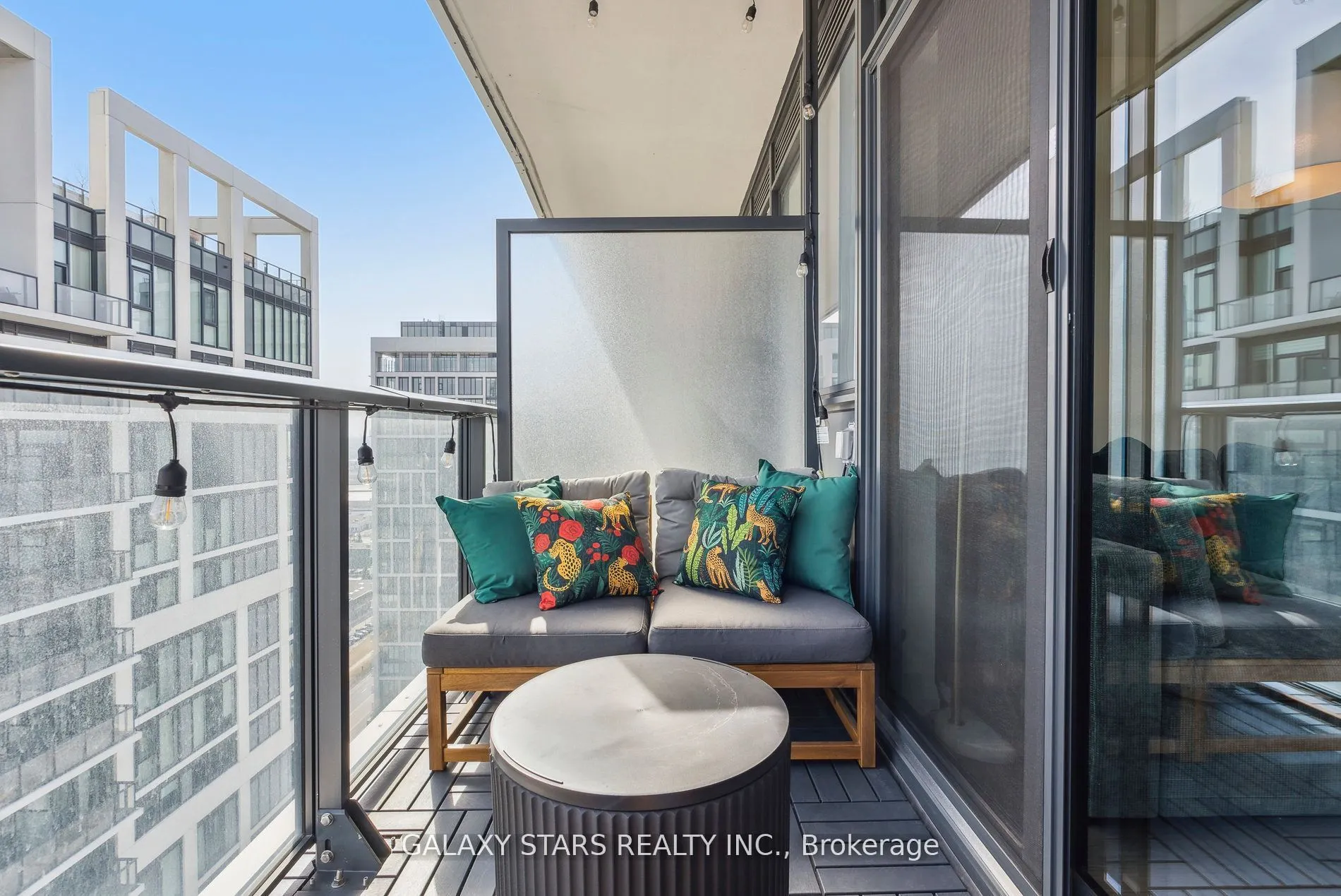 9000 Jane Street, #2425
