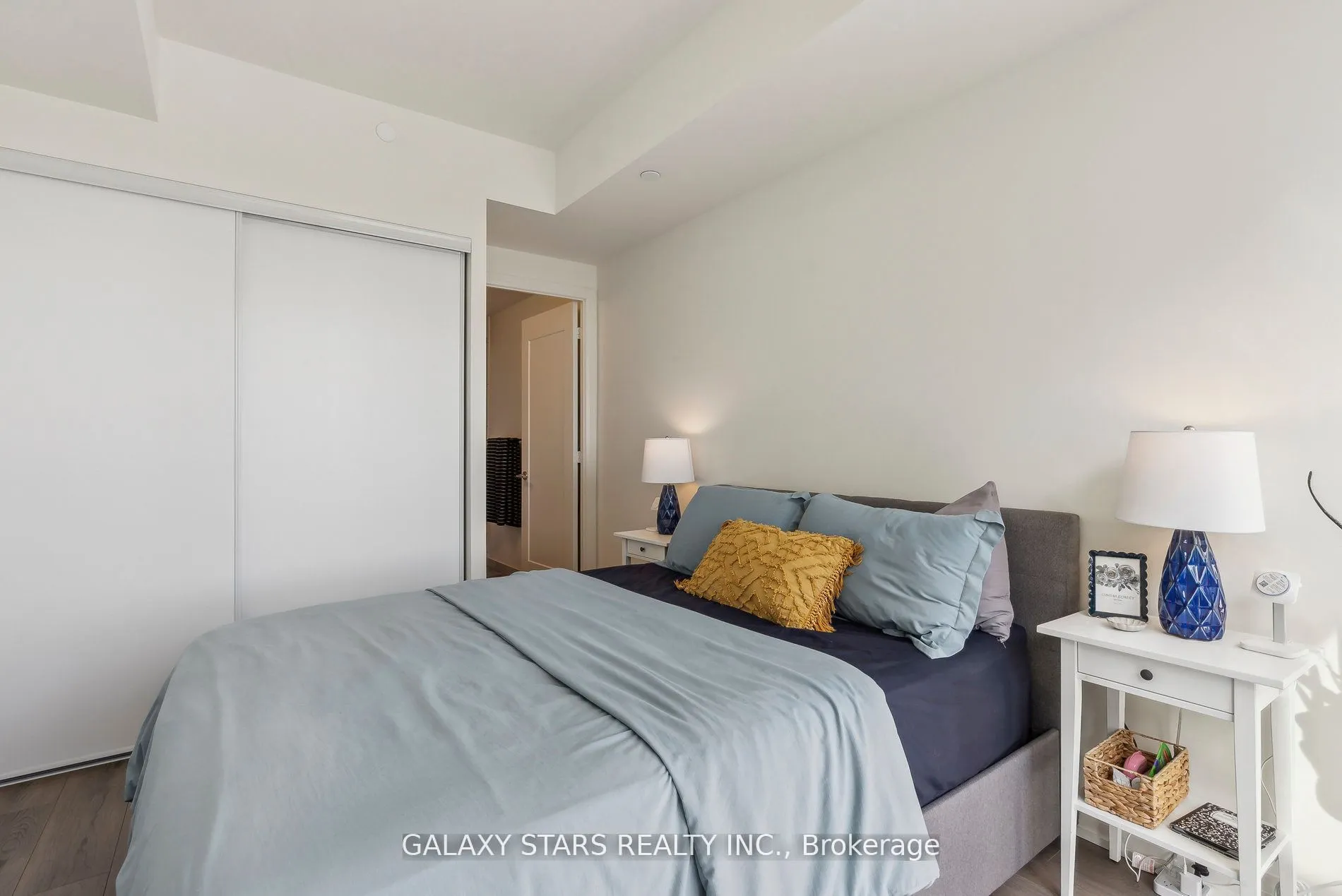 9000 Jane Street, #2425