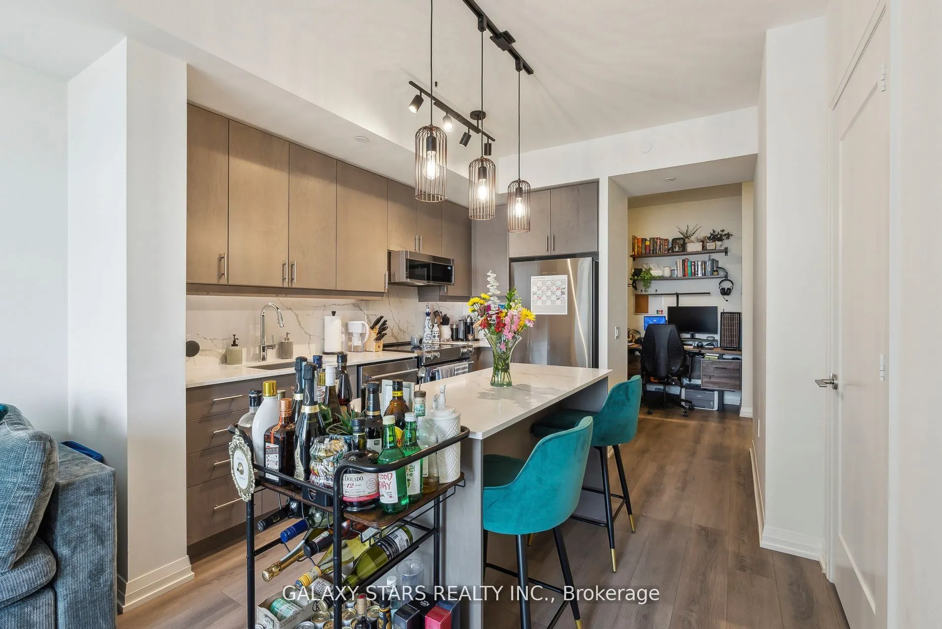 9000 Jane Street, #2425
