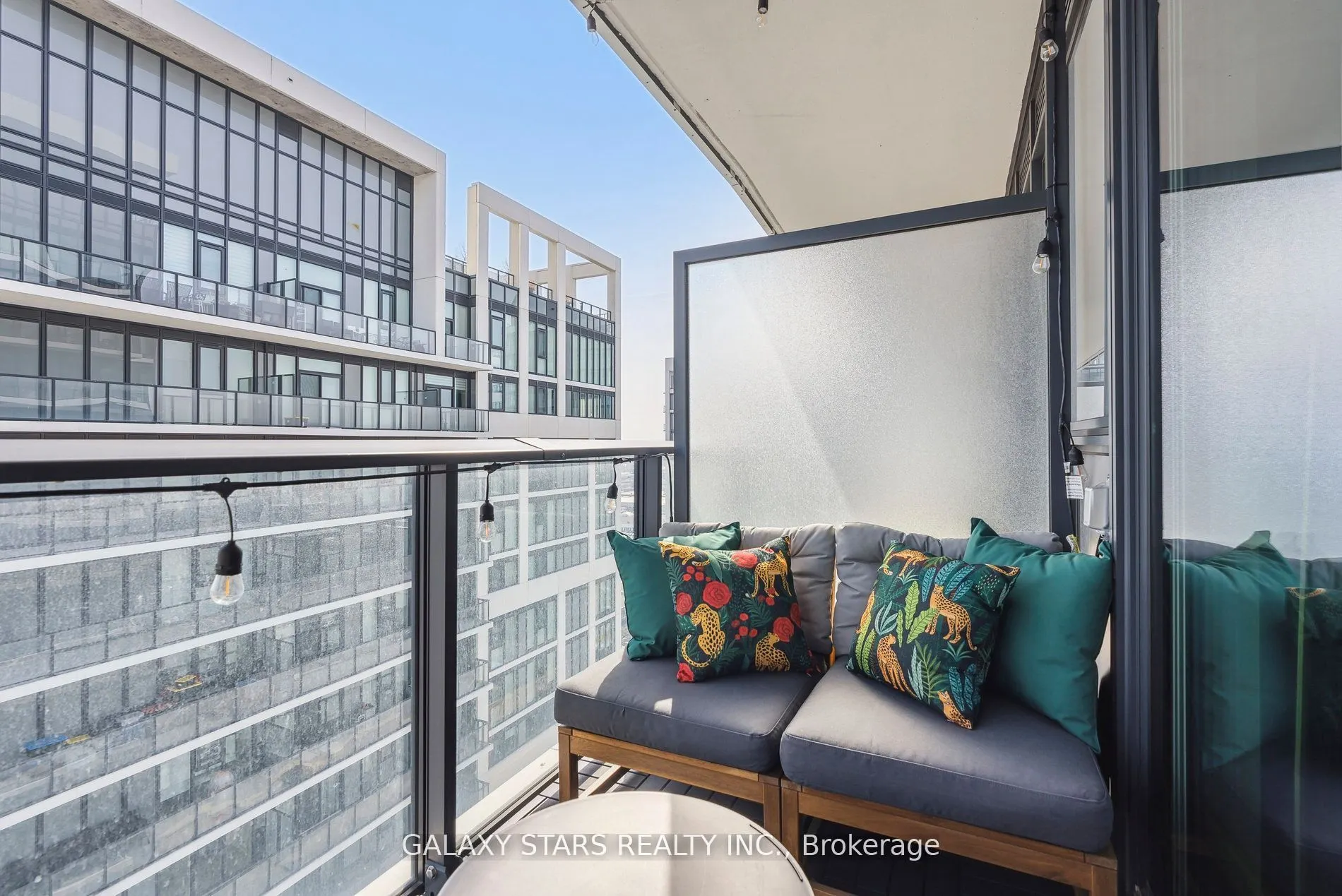 9000 Jane Street, #2425