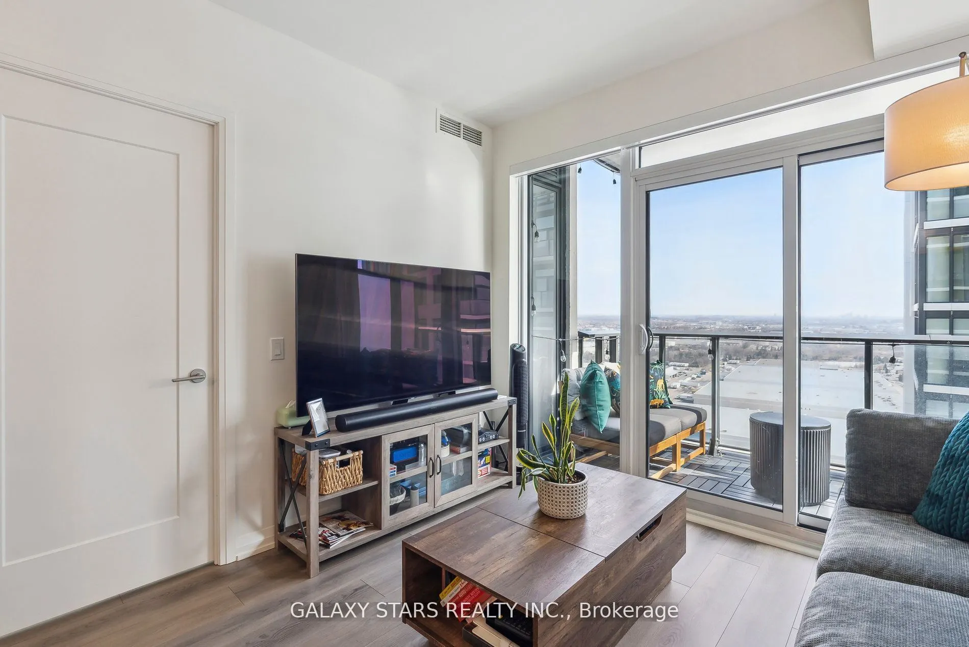 9000 Jane Street, #2425