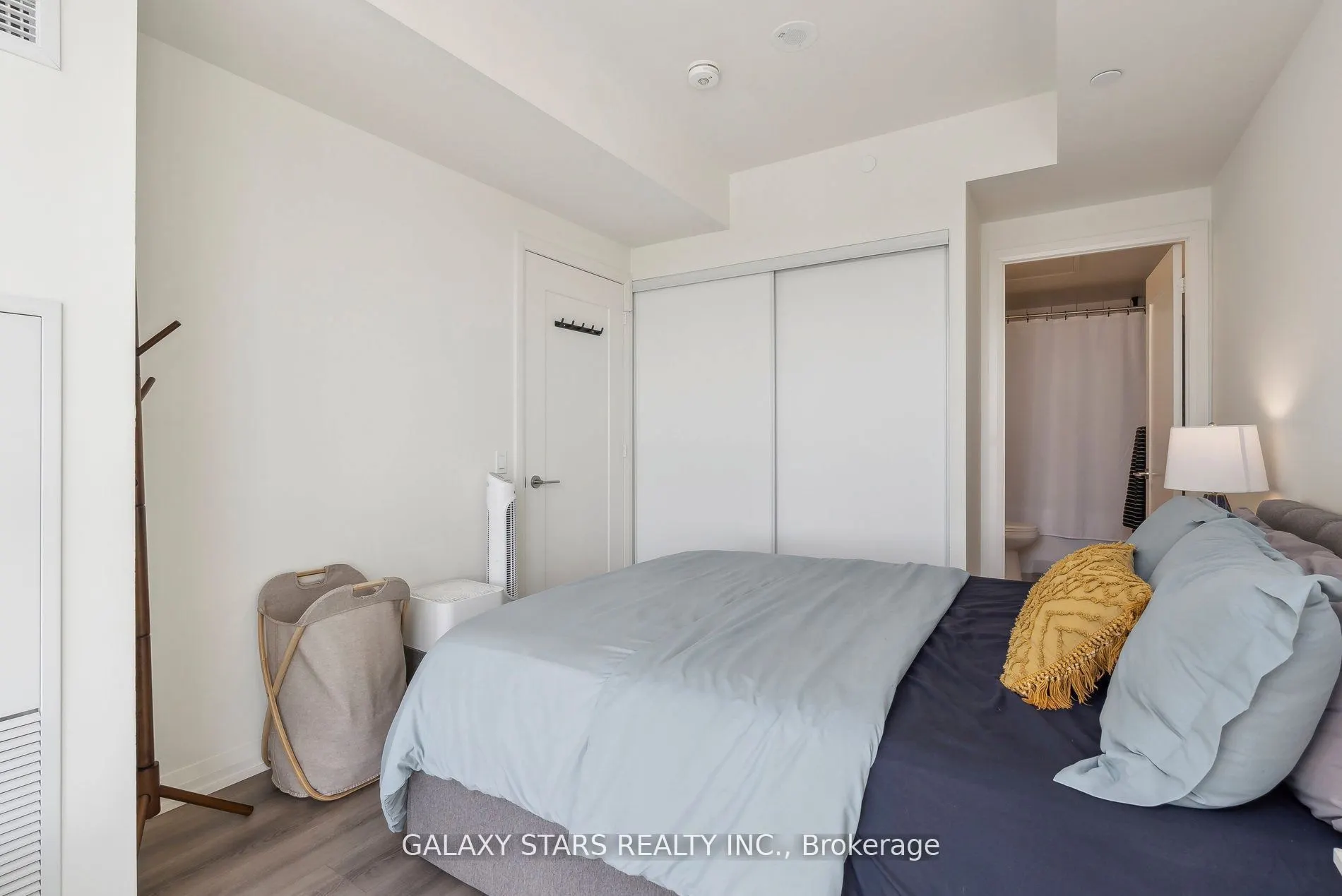 9000 Jane Street, #2425