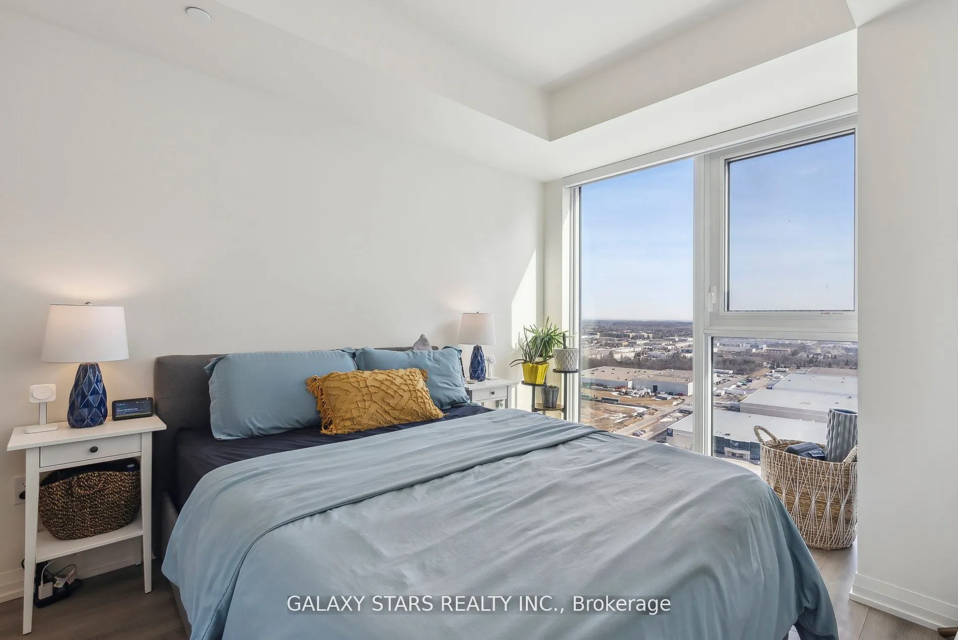 9000 Jane Street, #2425