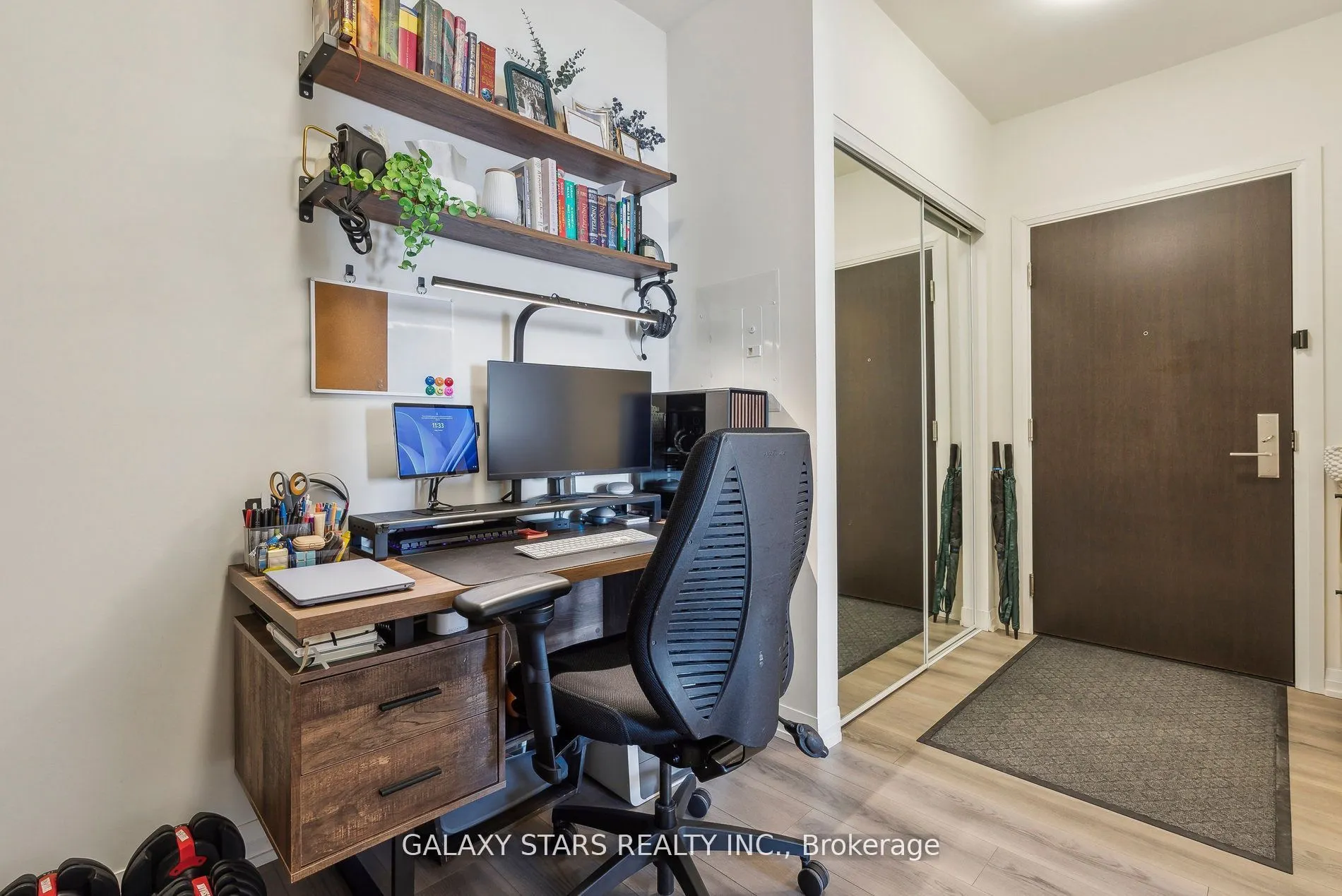 9000 Jane Street, #2425