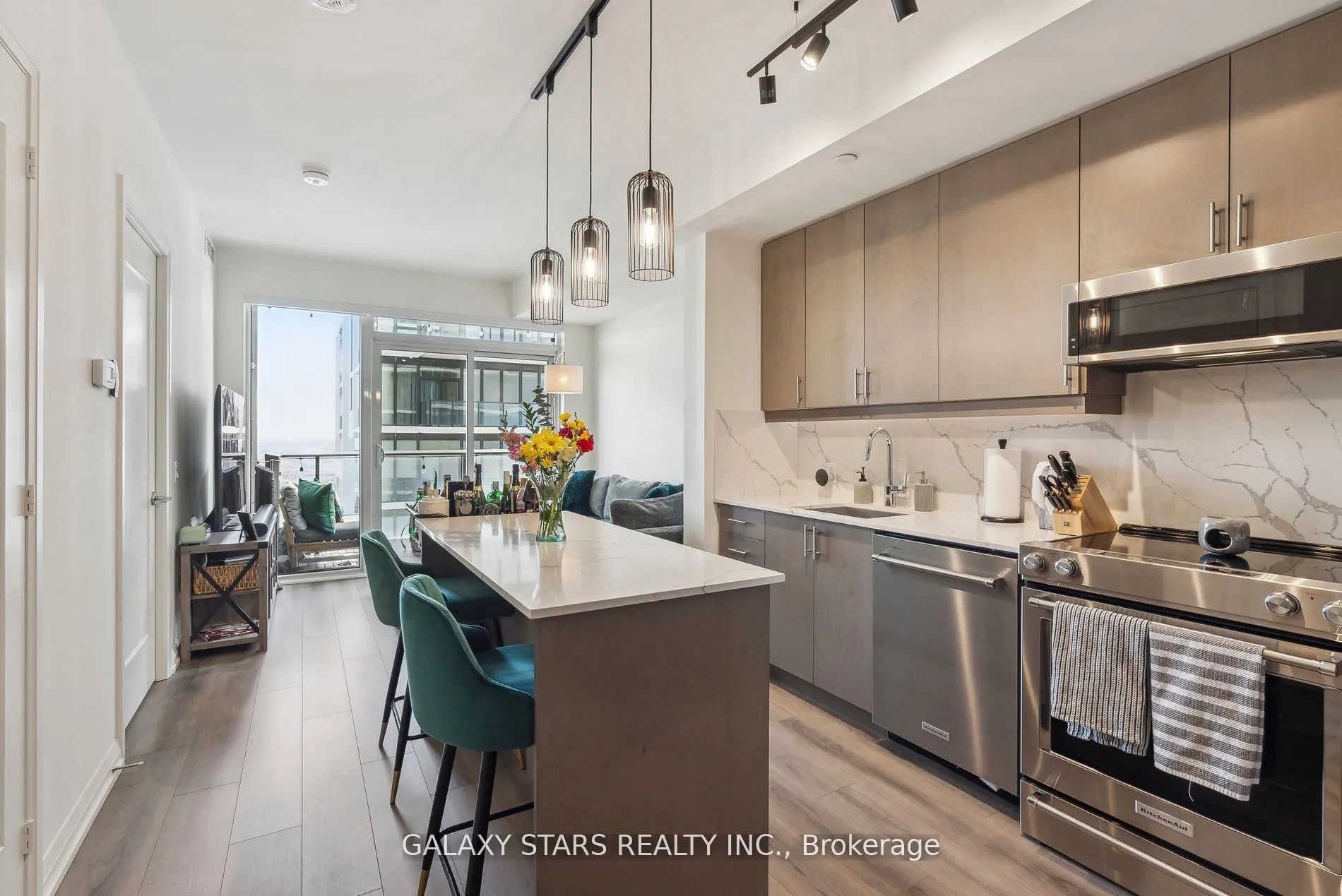 9000 Jane Street, #2425