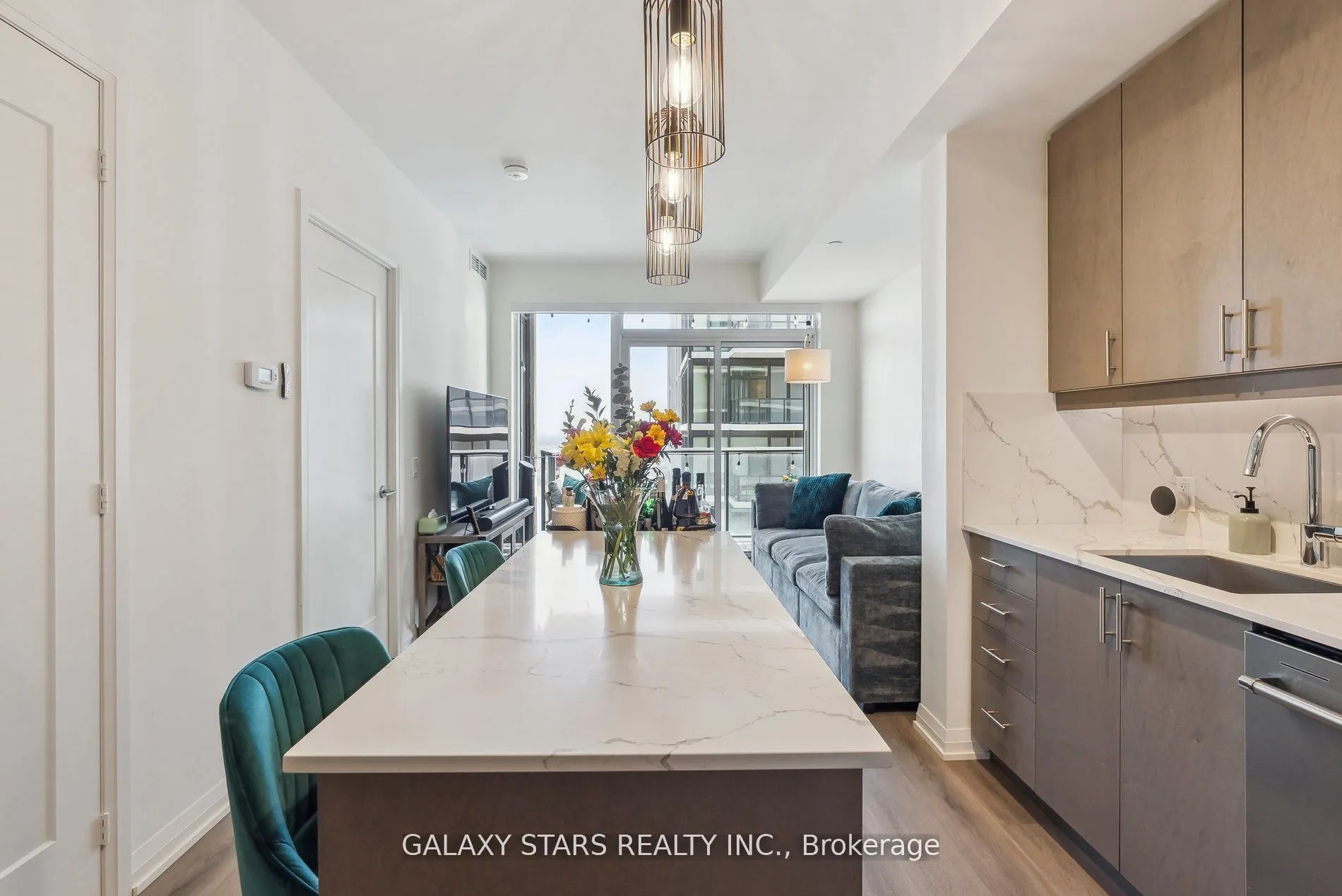 9000 Jane Street, #2425
