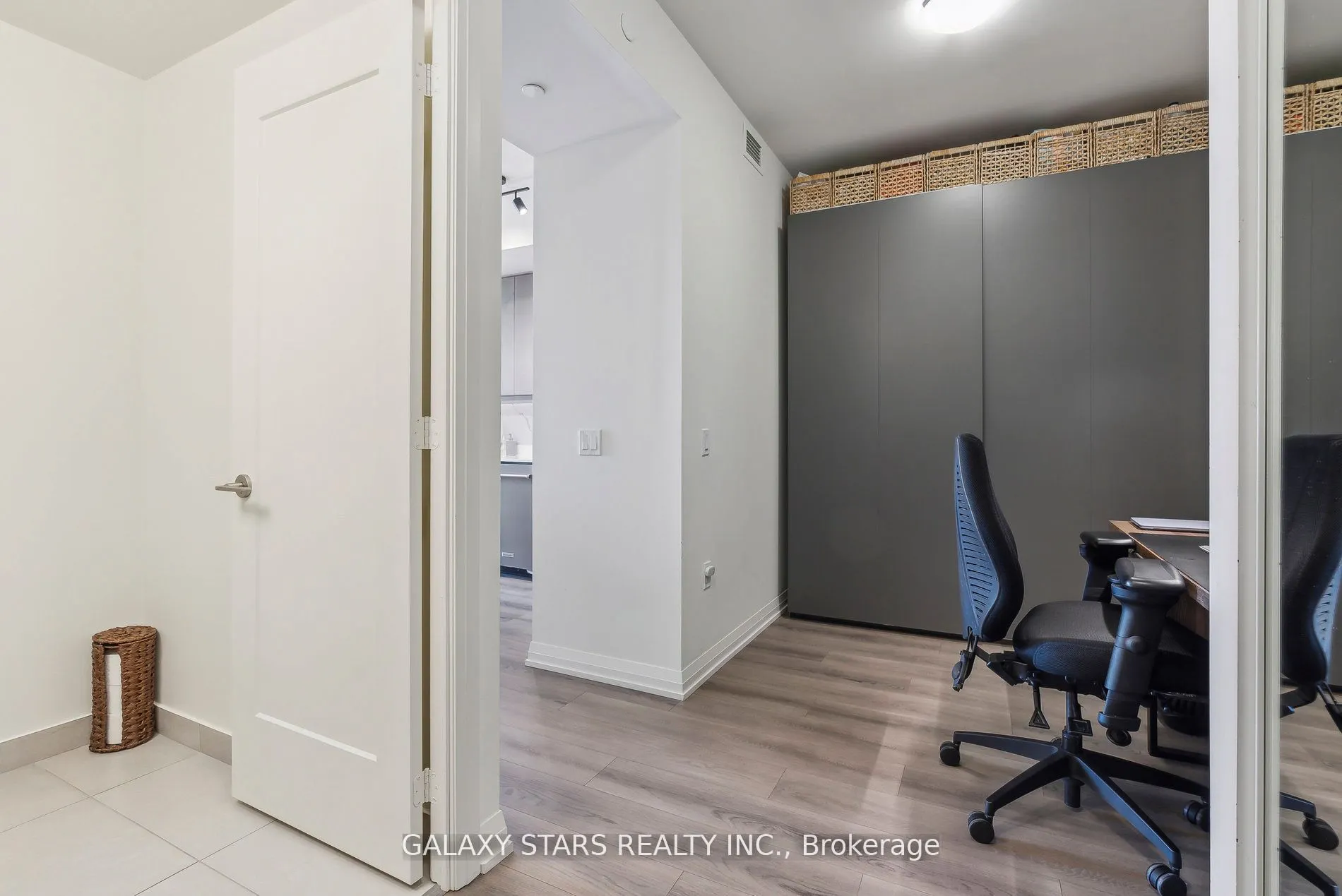 9000 Jane Street, #2425