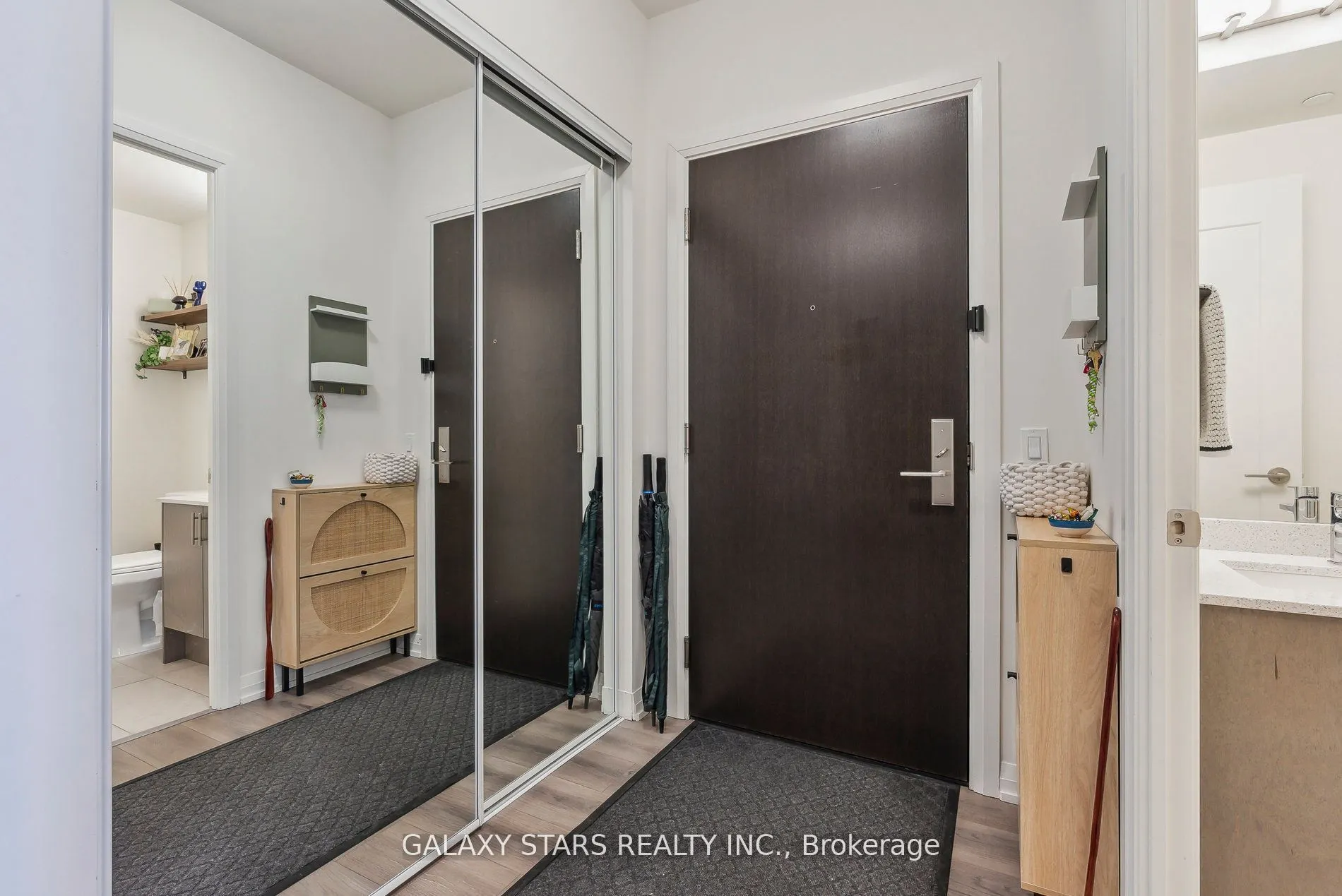 9000 Jane Street, #2425